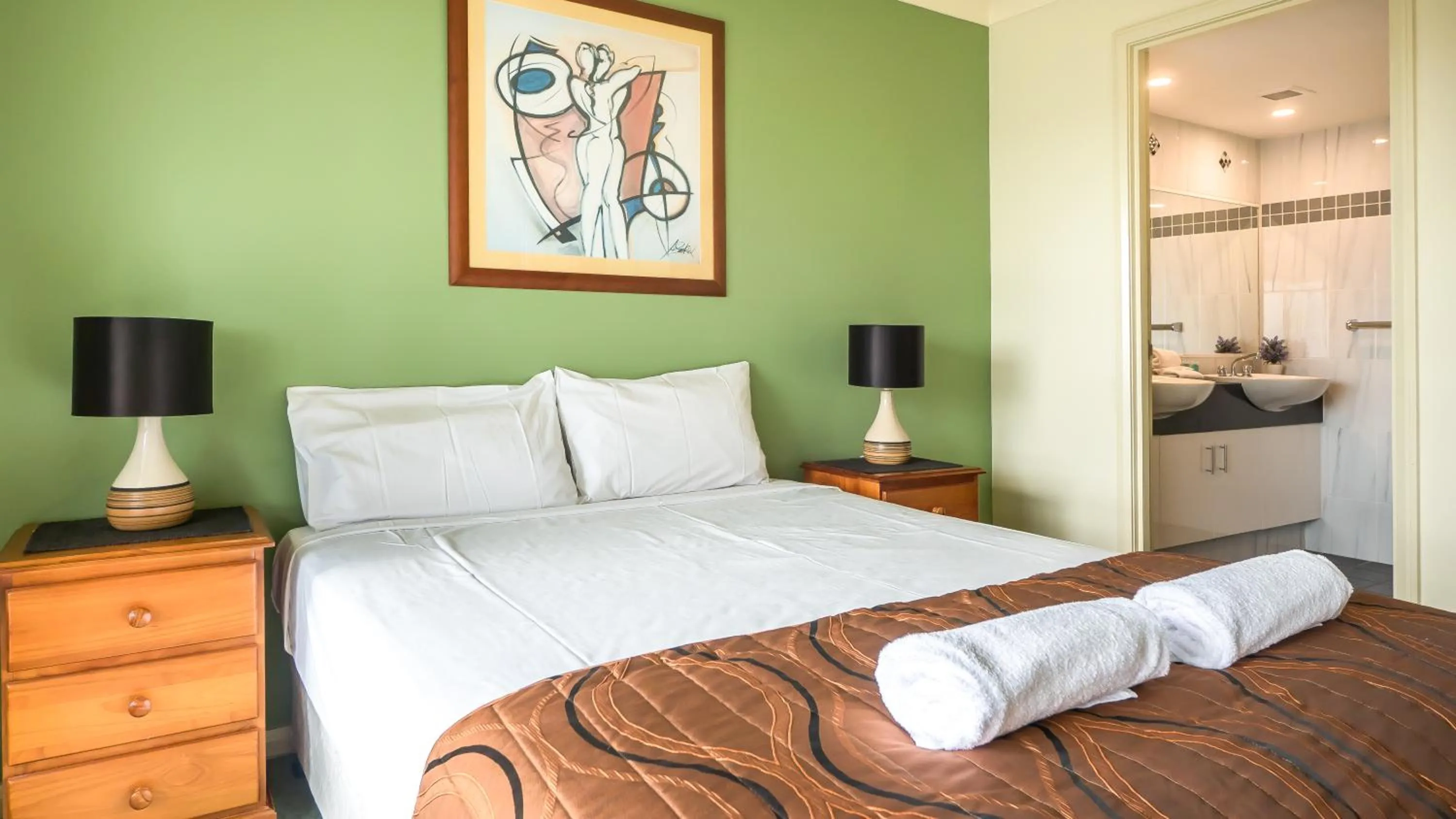 Bedroom, Bed in Victoria Square Apartments