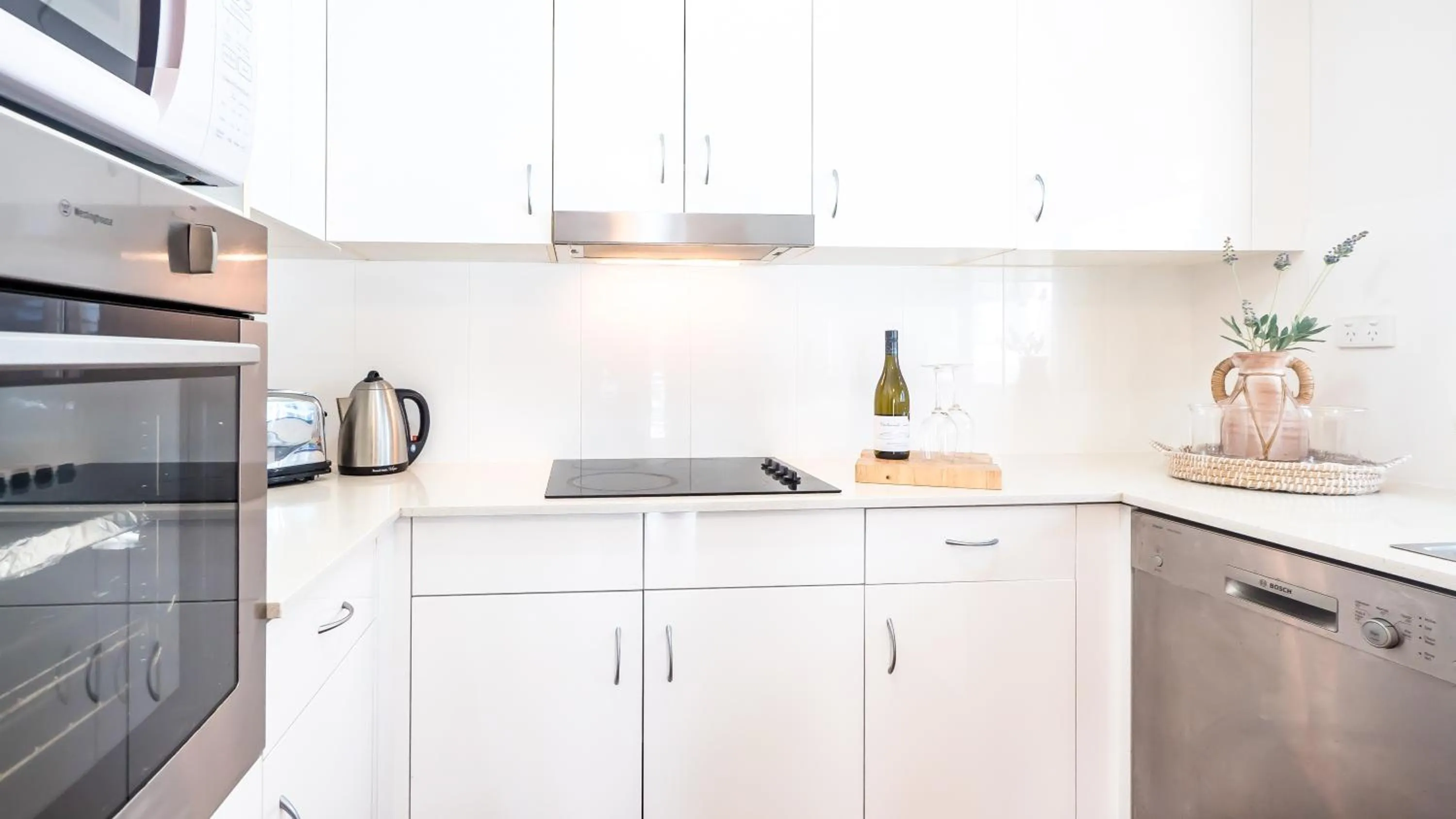 Kitchen or kitchenette in Victoria Square Apartments