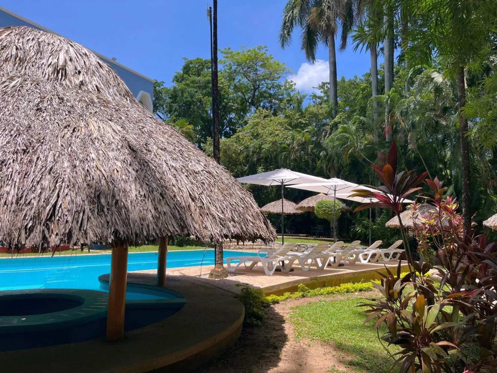 Swimming pool in Hotel Maya Palenque