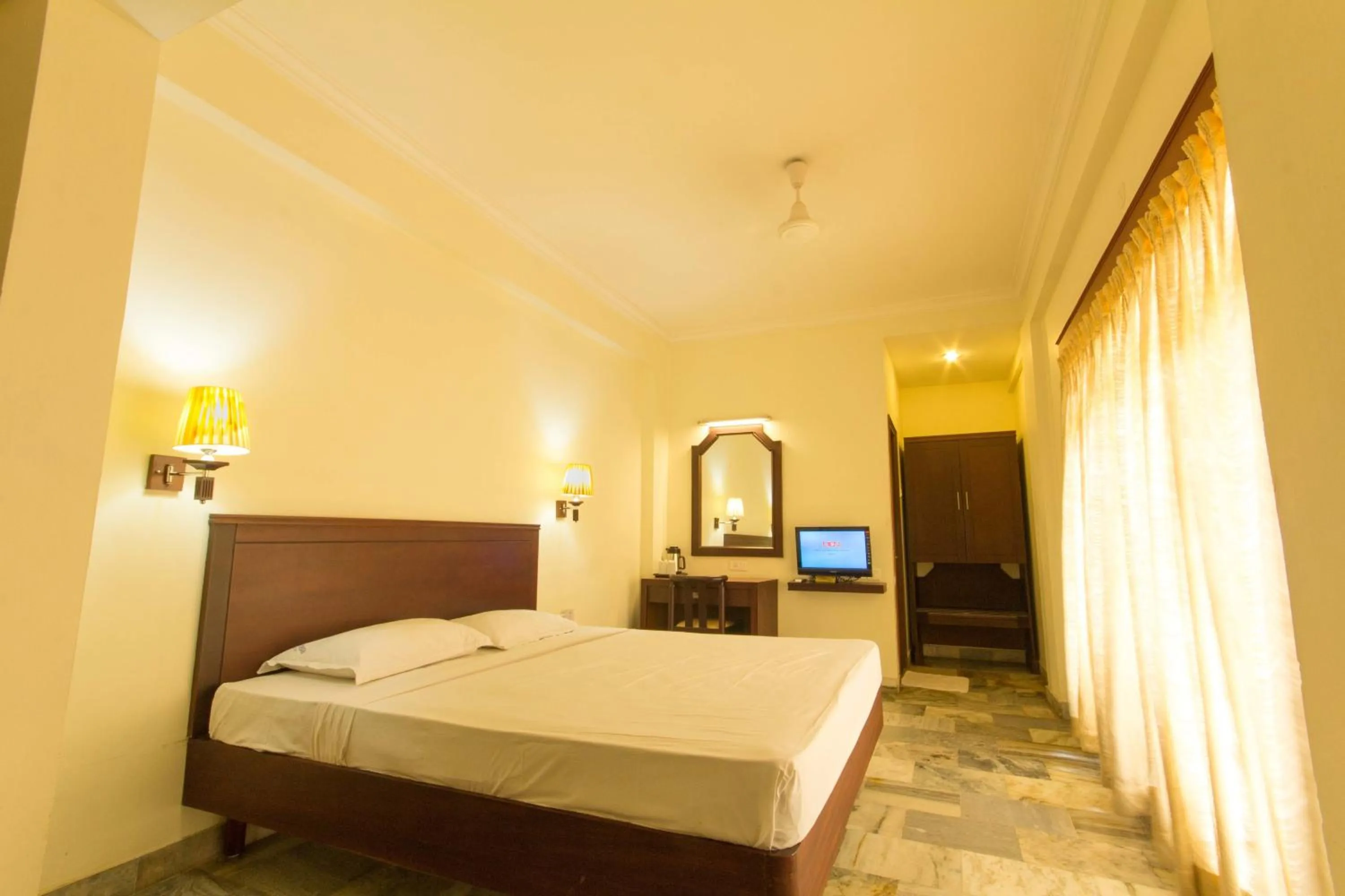 Bedroom, Bed in Hotel Aiswarya