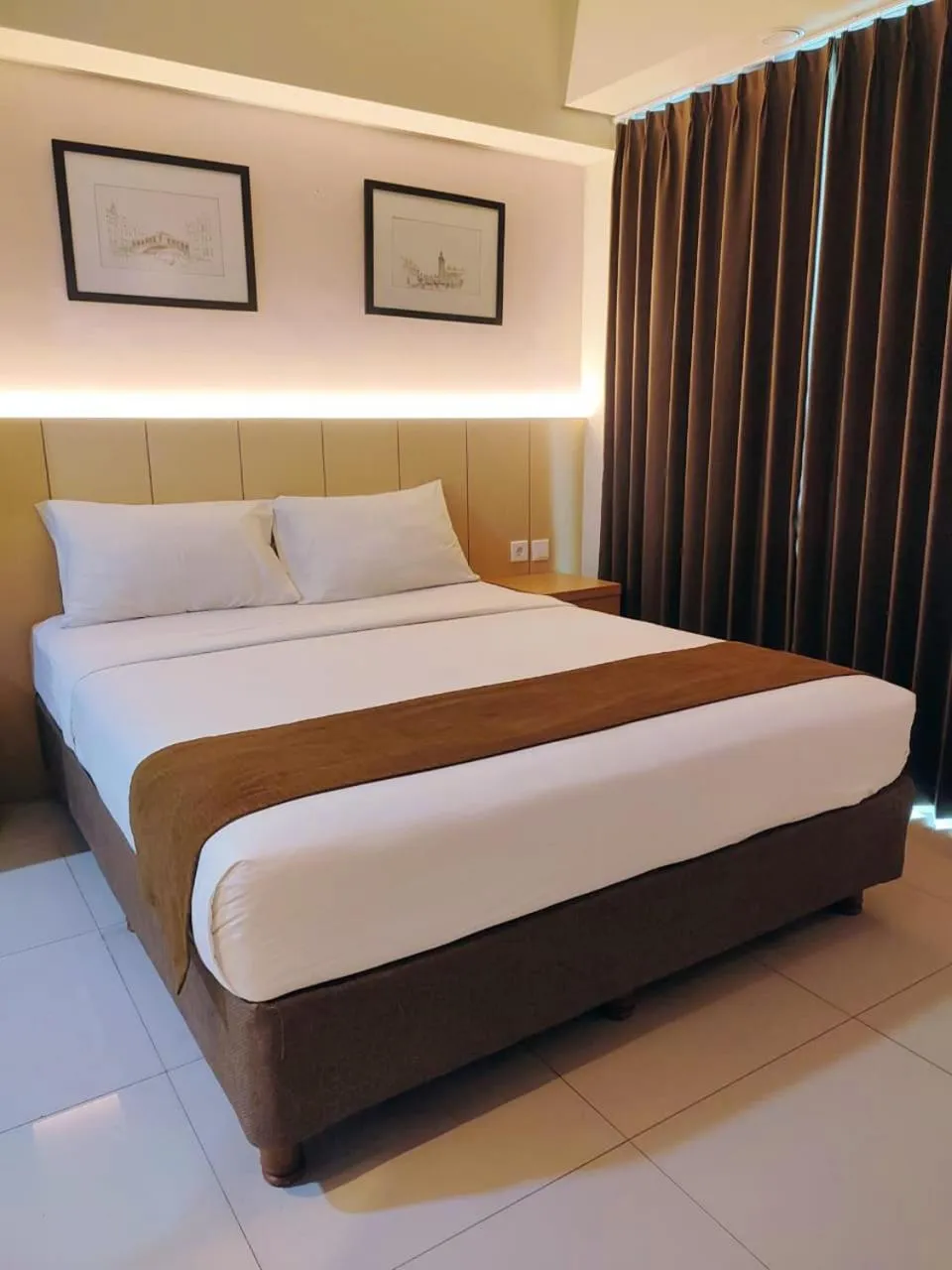 Bed in The Square Surabaya Hotel