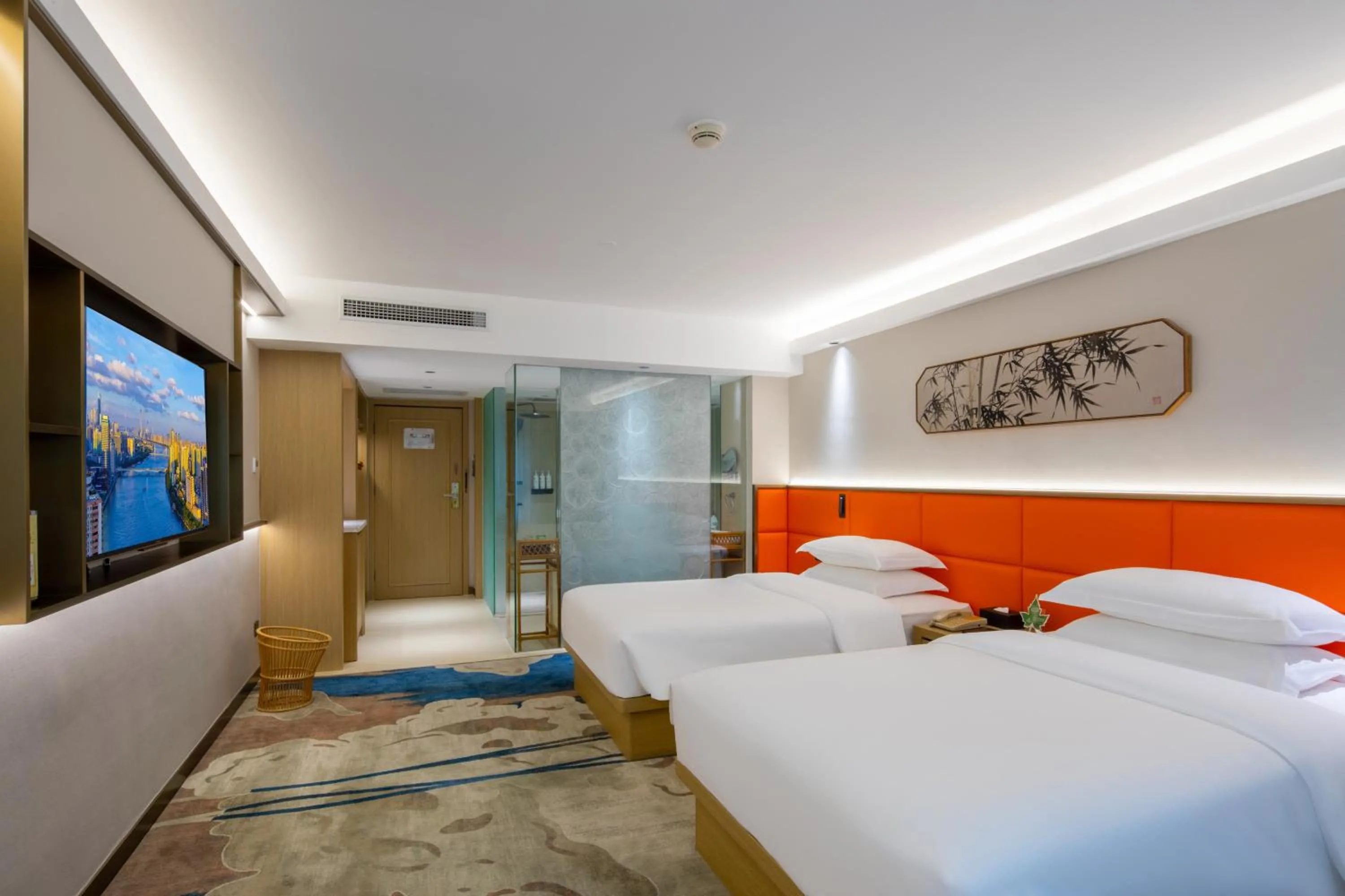 Photo of the whole room, Bed in Landmark International Hotel