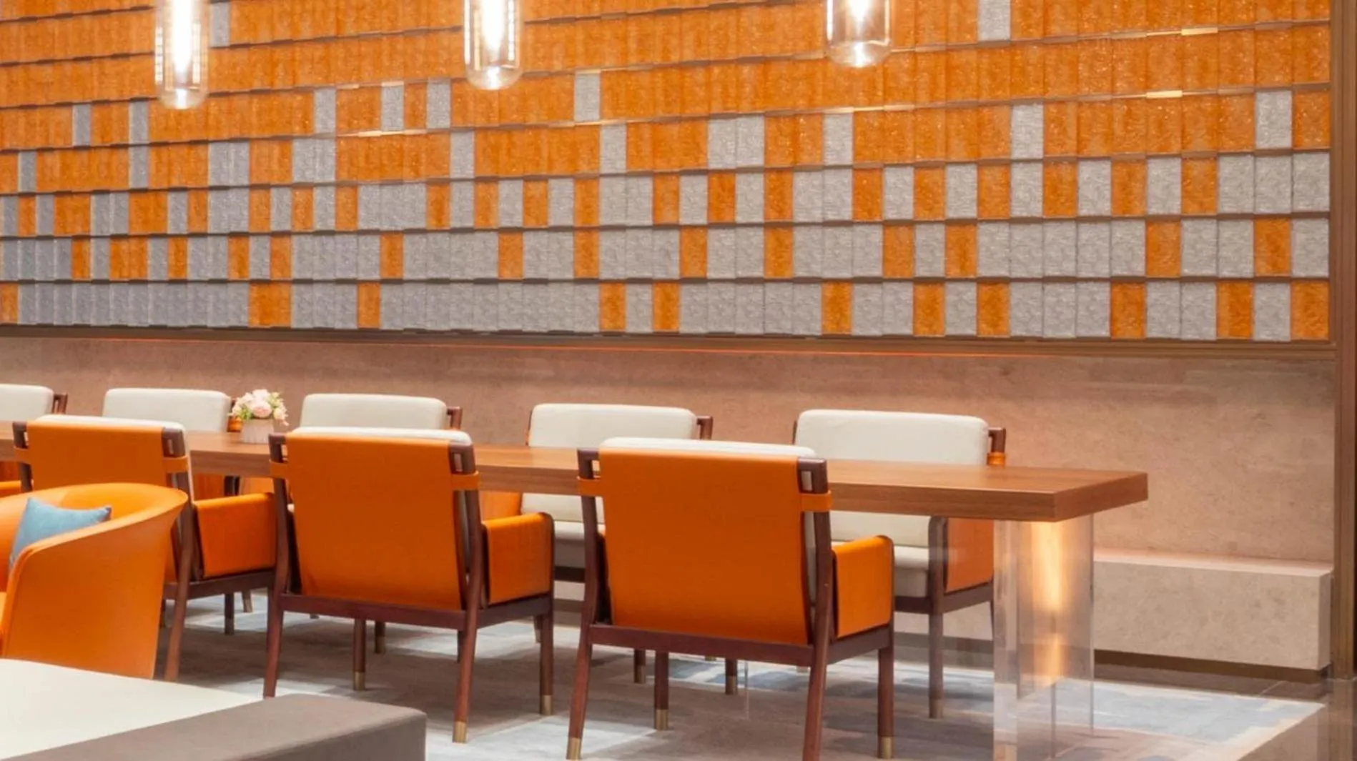 Restaurant/places to eat in Landmark International Hotel