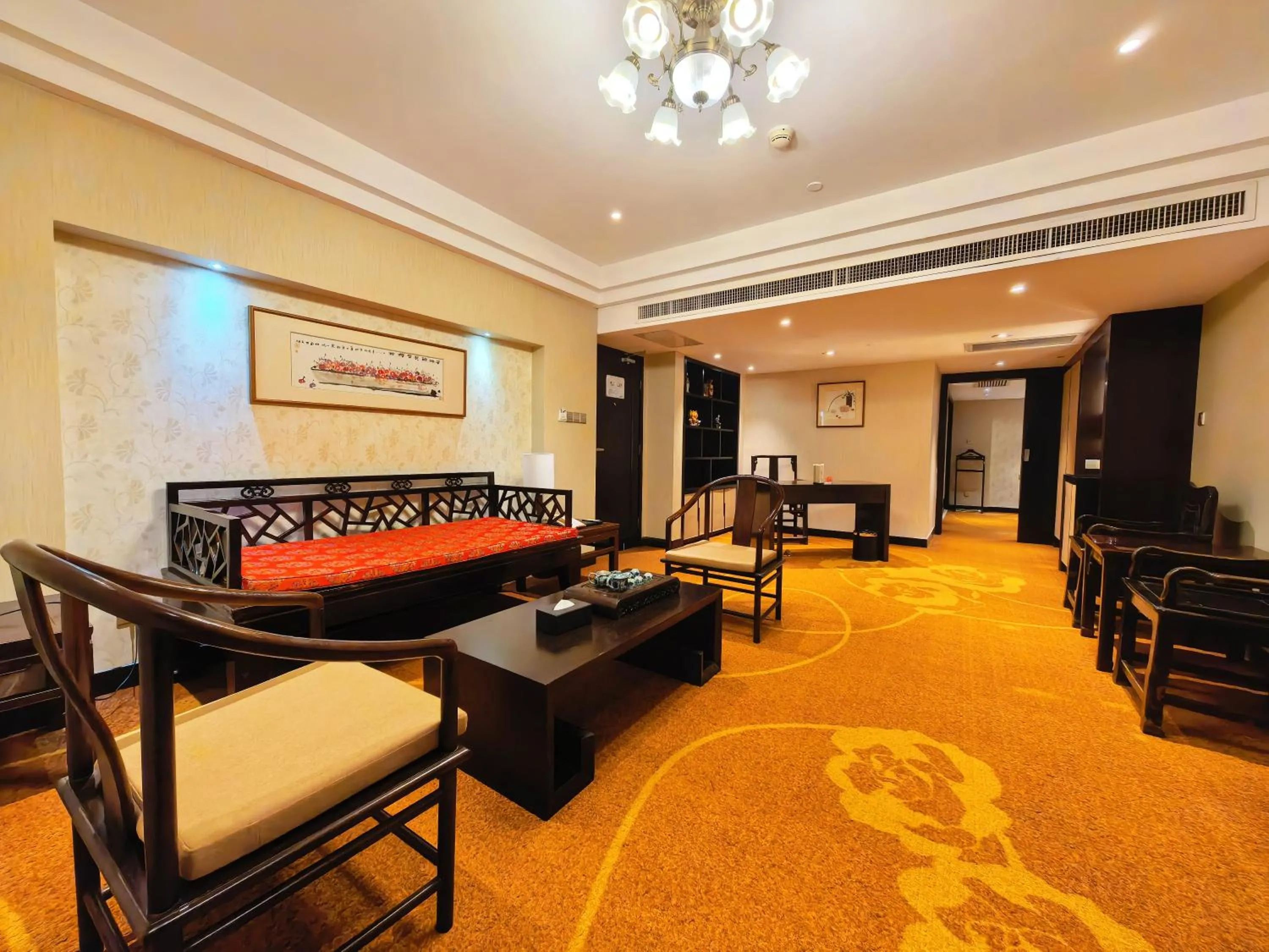 Living room in Landmark International Hotel