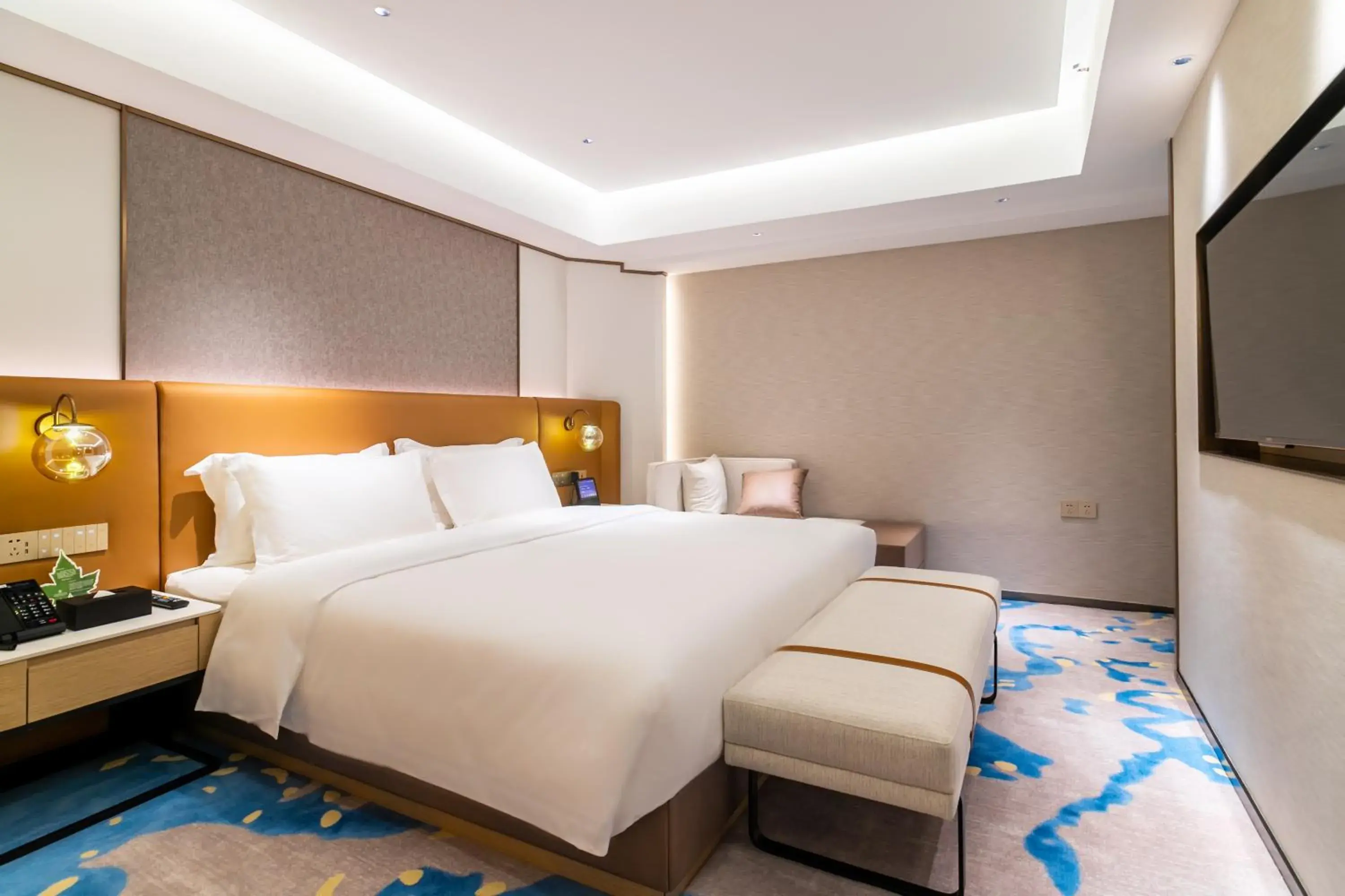 Bed in Landmark International Hotel Bed in Landmark International Hotel