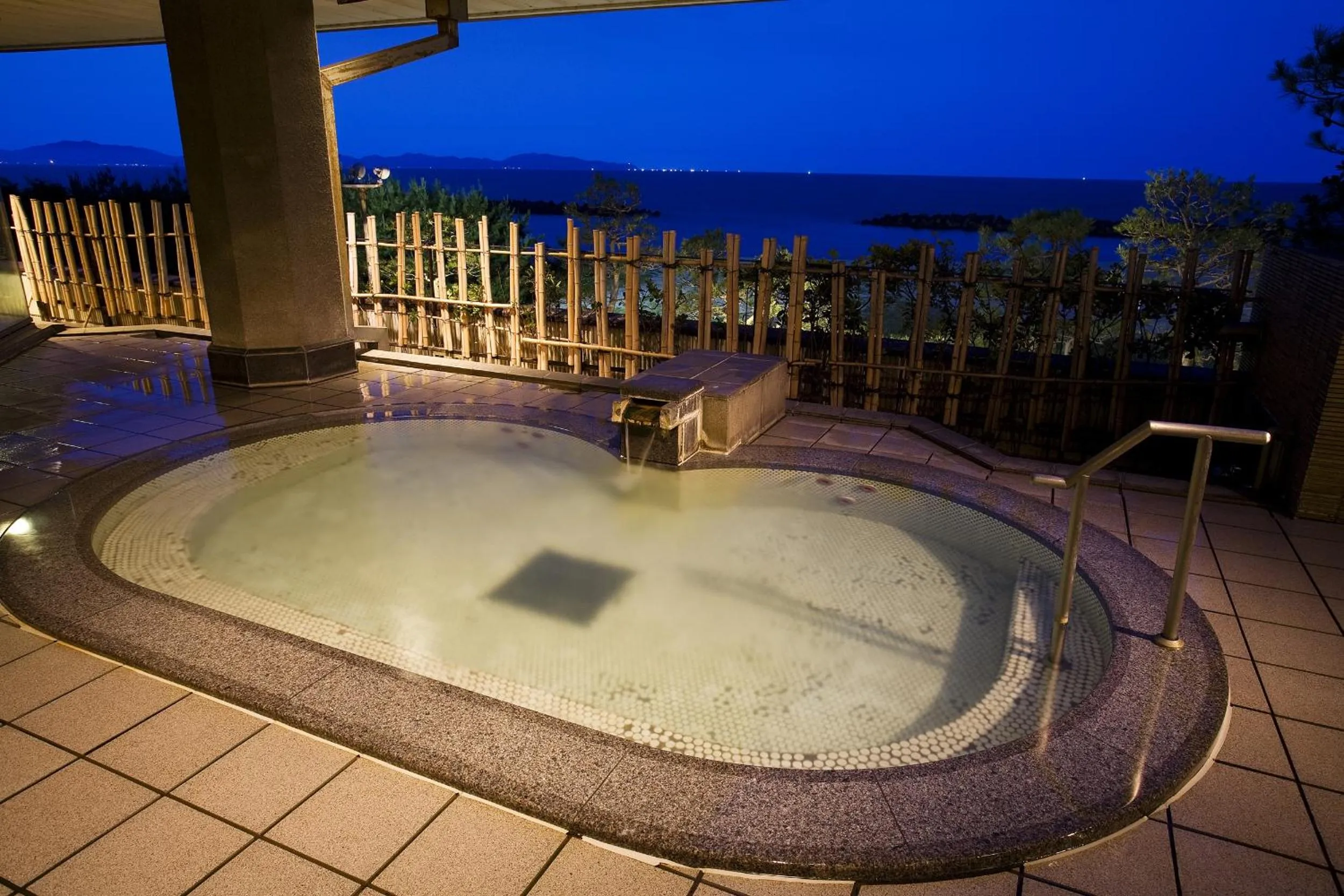 Open Air Bath in Kaike Grand Hotel Tensui