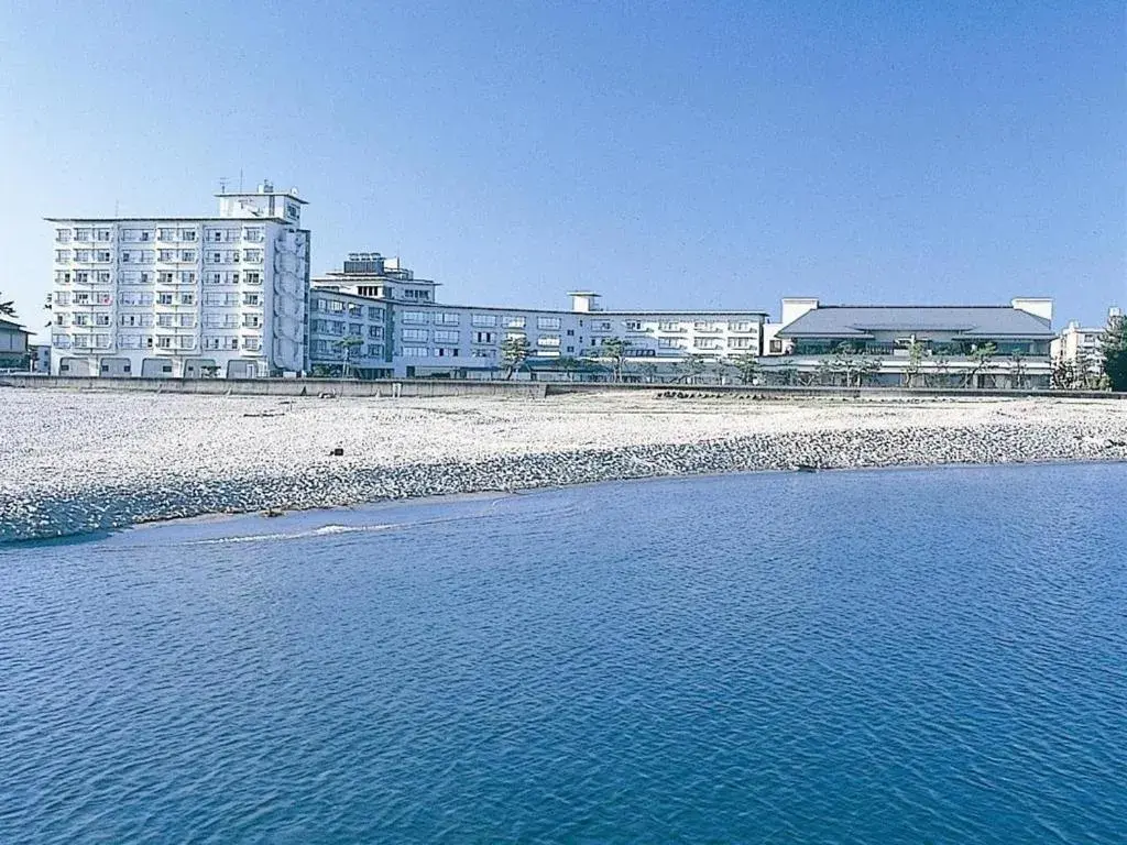 Facade/entrance in Kaike Grand Hotel Tensui Facade/entrance in Kaike Grand Hotel Tensui