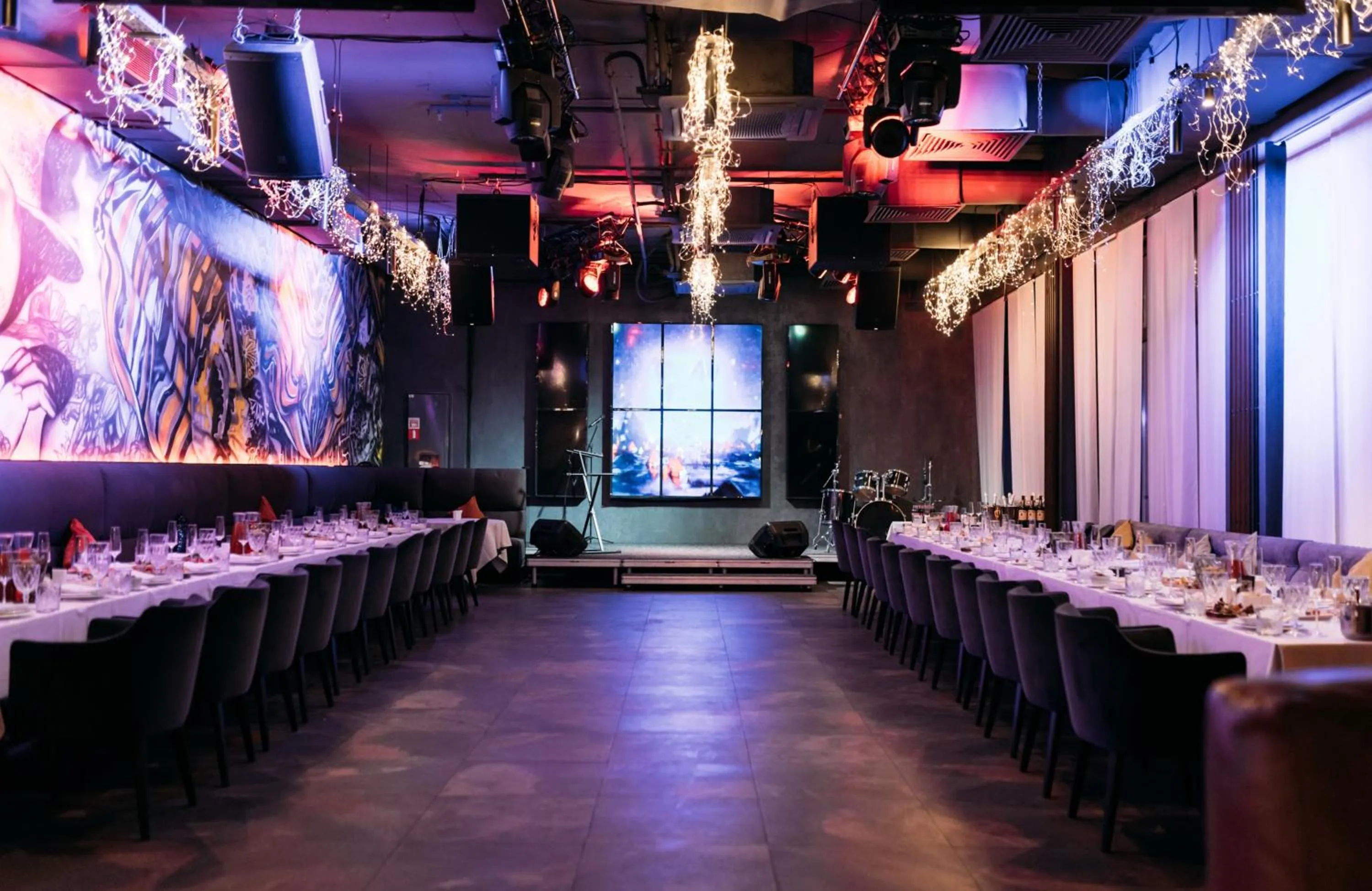 Restaurant/places to eat in Favor Park Hotel