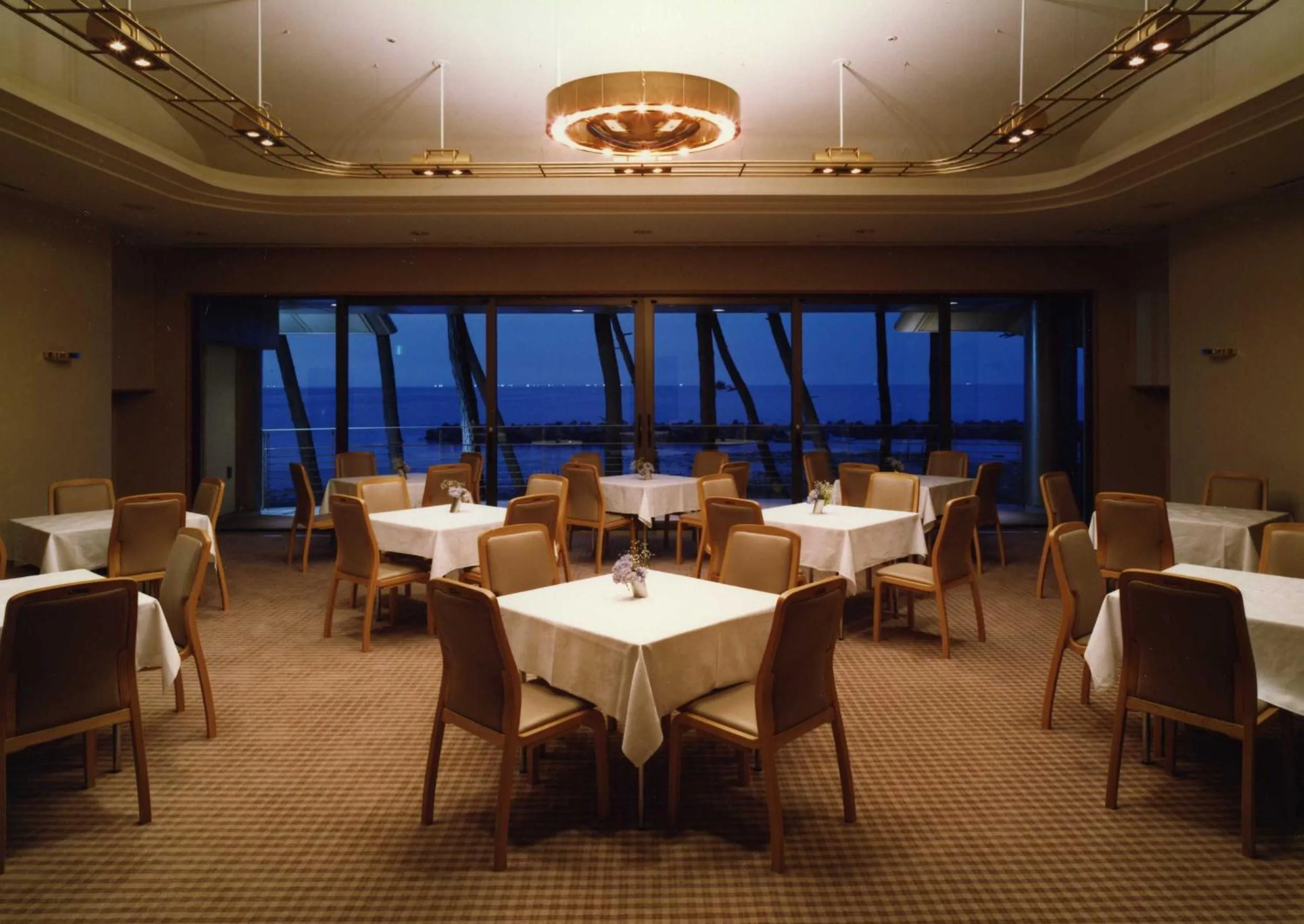 Restaurant/places to eat in Kasuitei