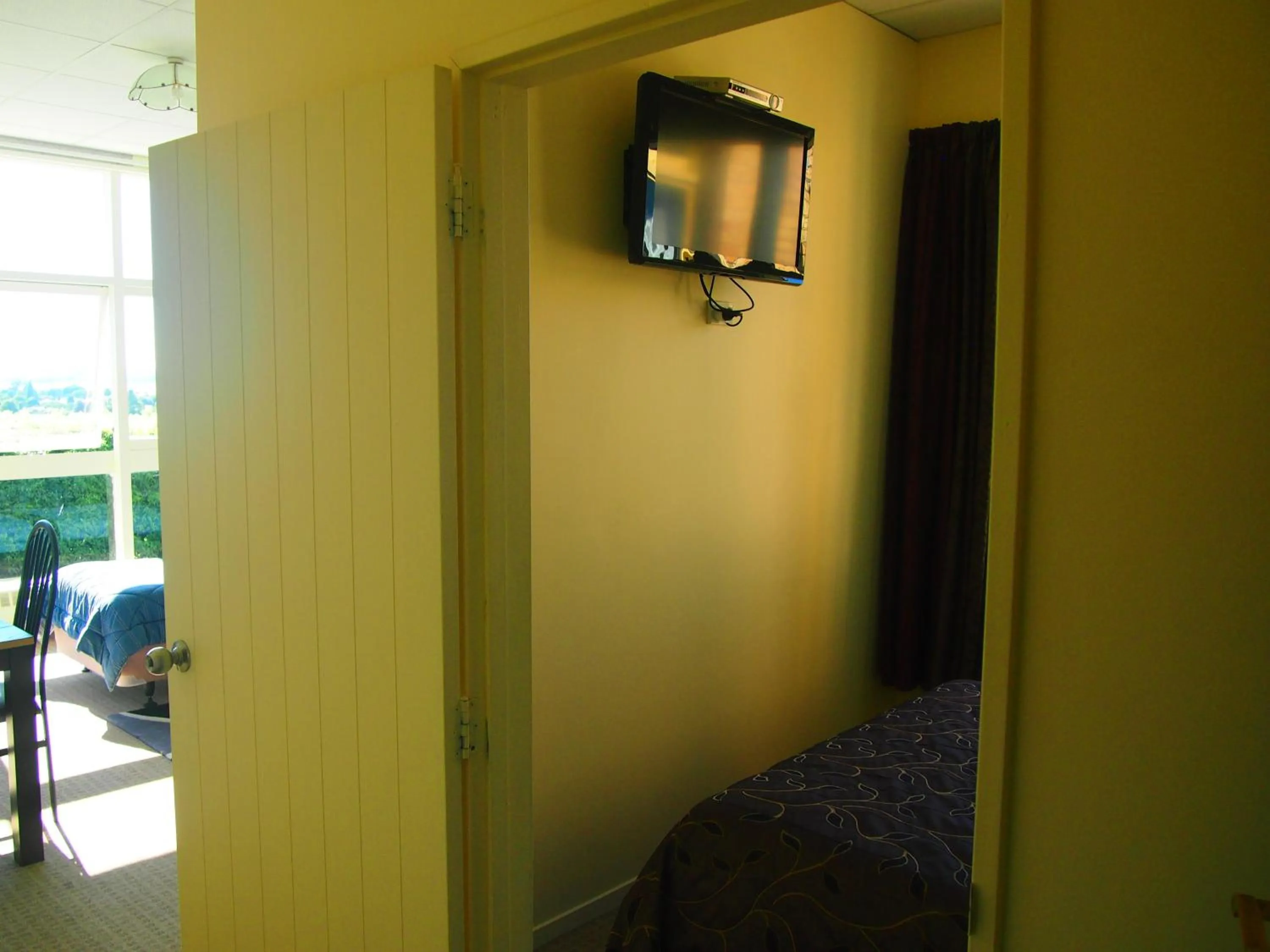 Photo of the whole room in Manor Views NZ