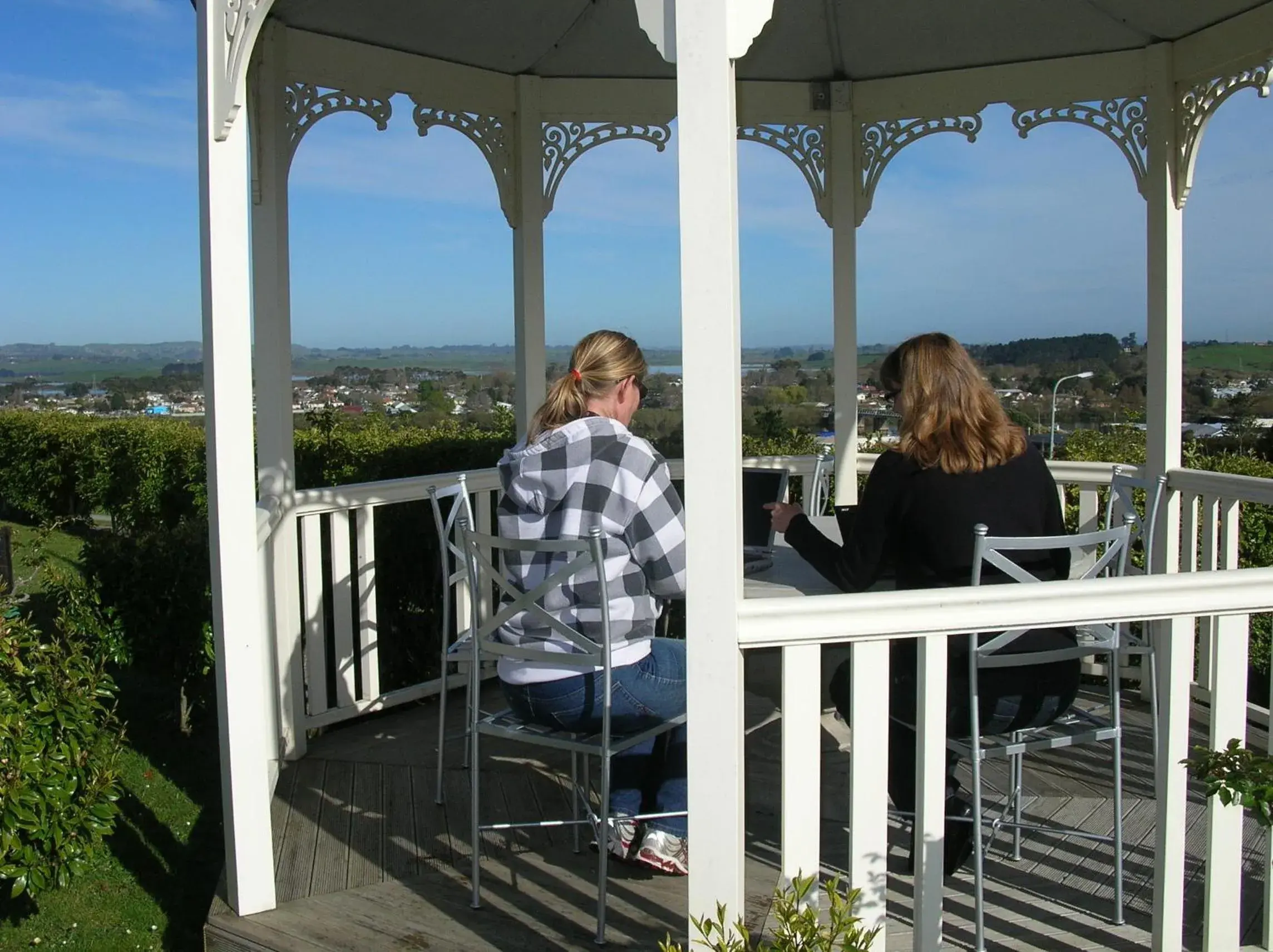 Garden in Manor Views NZ Garden in Manor Views NZ