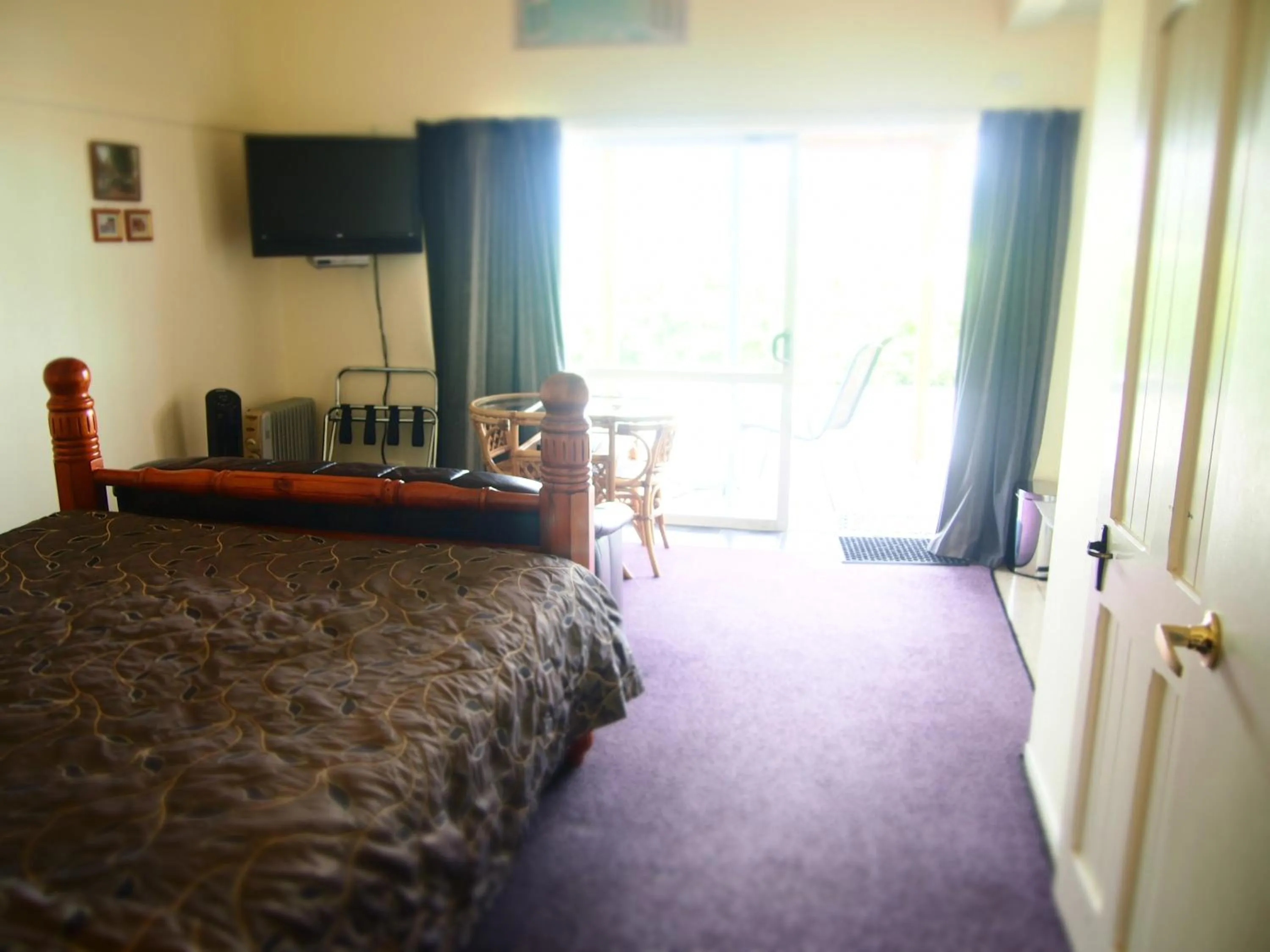 Bedroom, Bed in Manor Views NZ