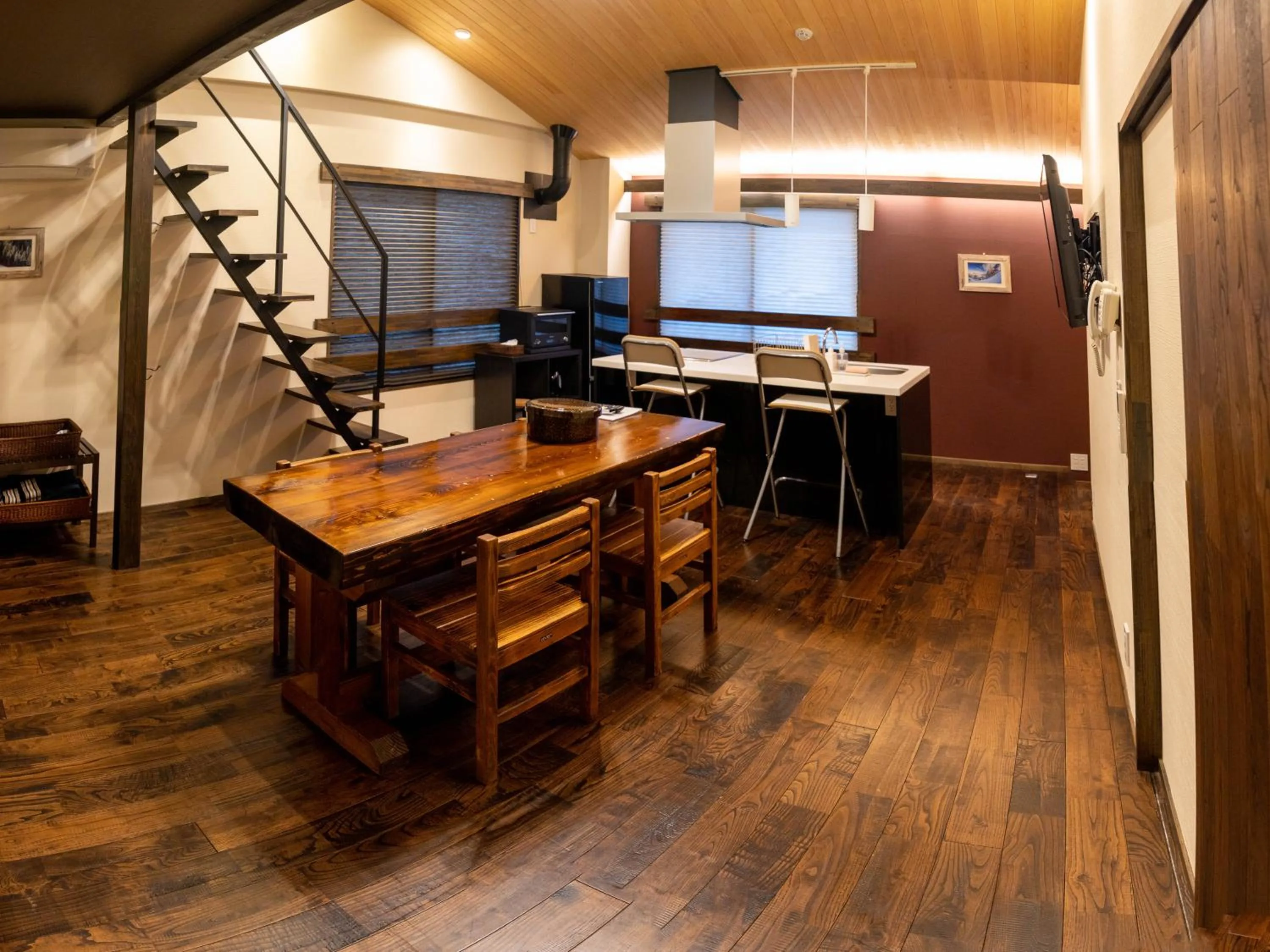 Photo of the whole room in Shirakaba