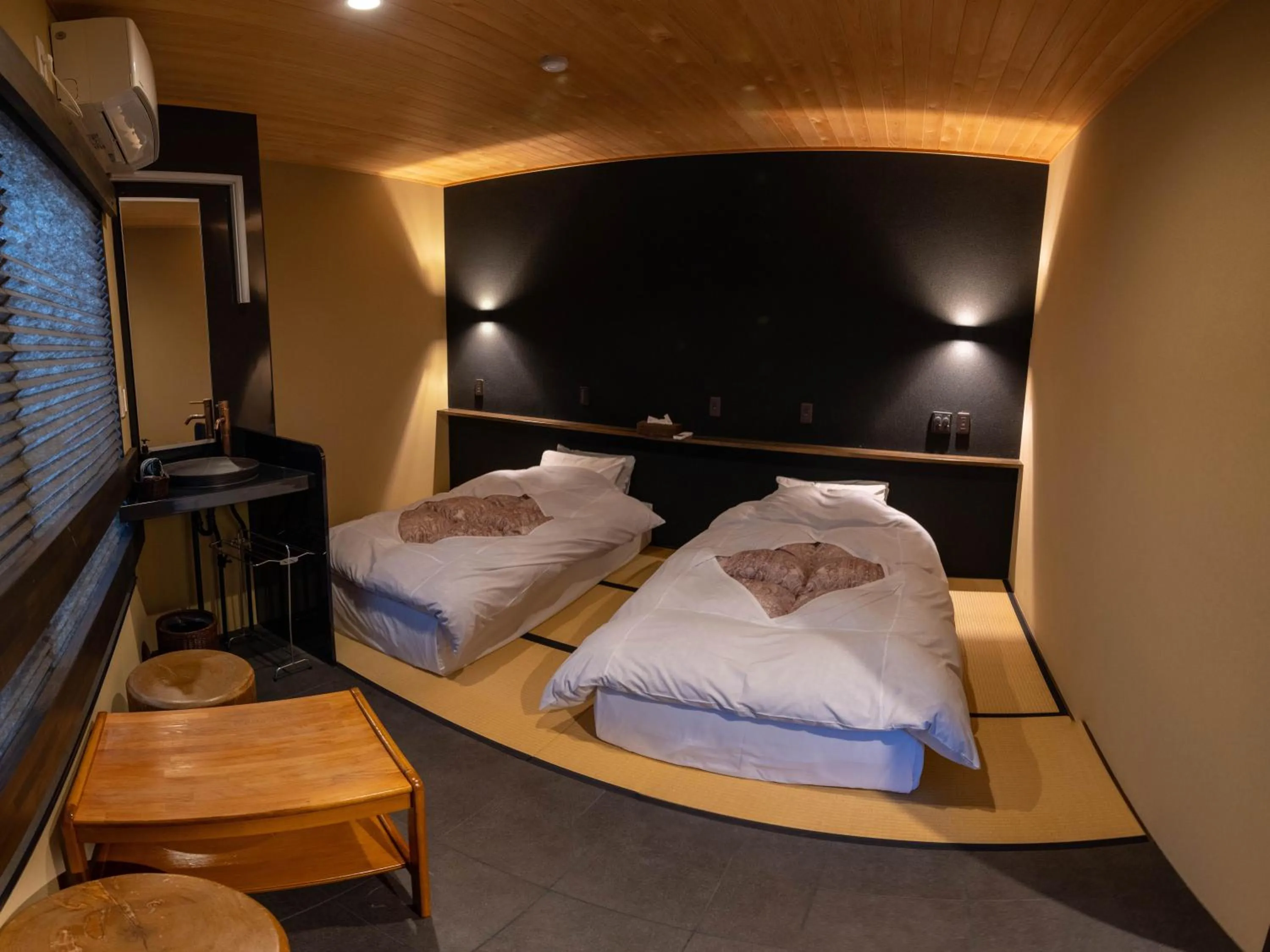 Photo of the whole room, Bed in Shirakaba