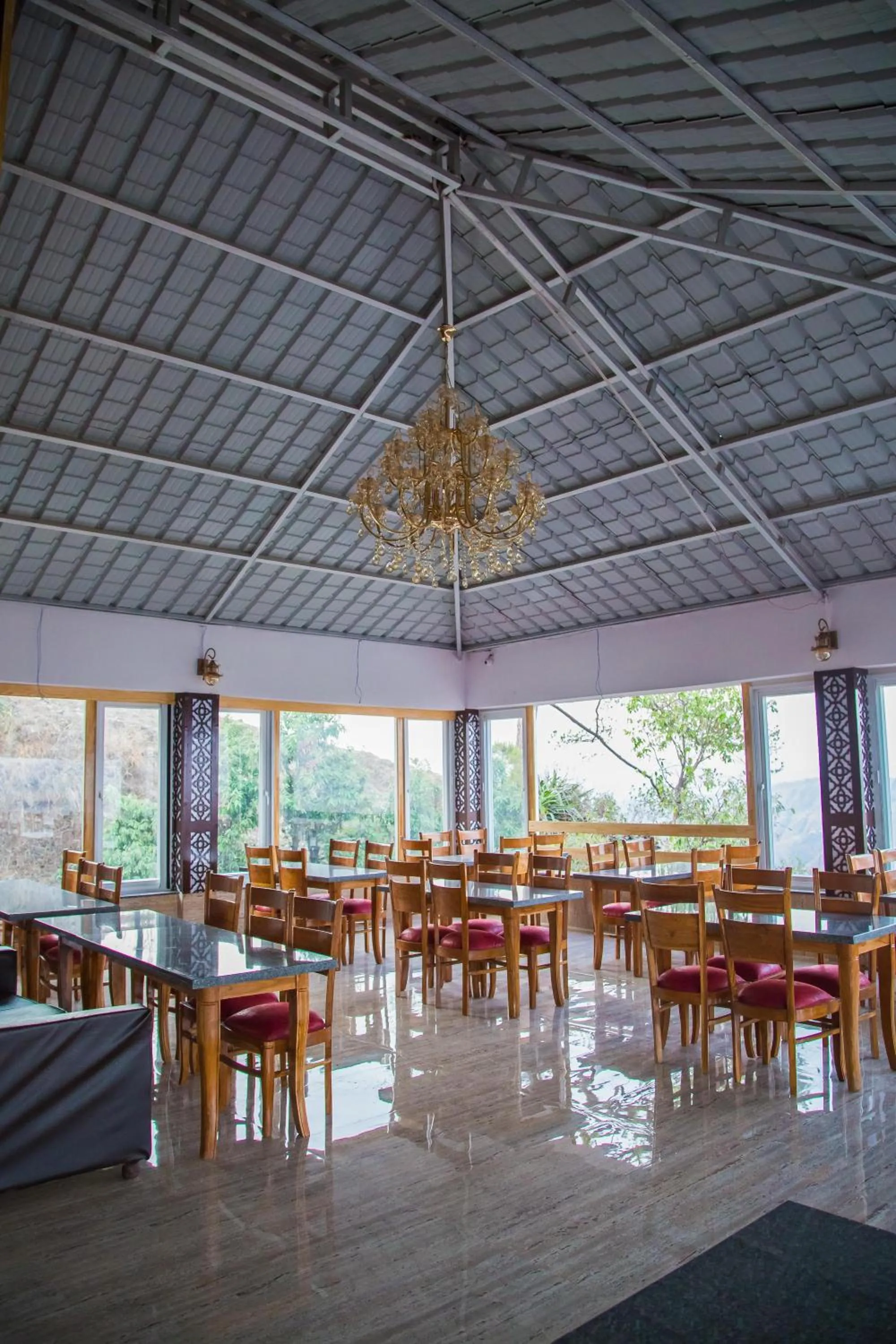 Restaurant/places to eat in Clarks Collection Lansdowne