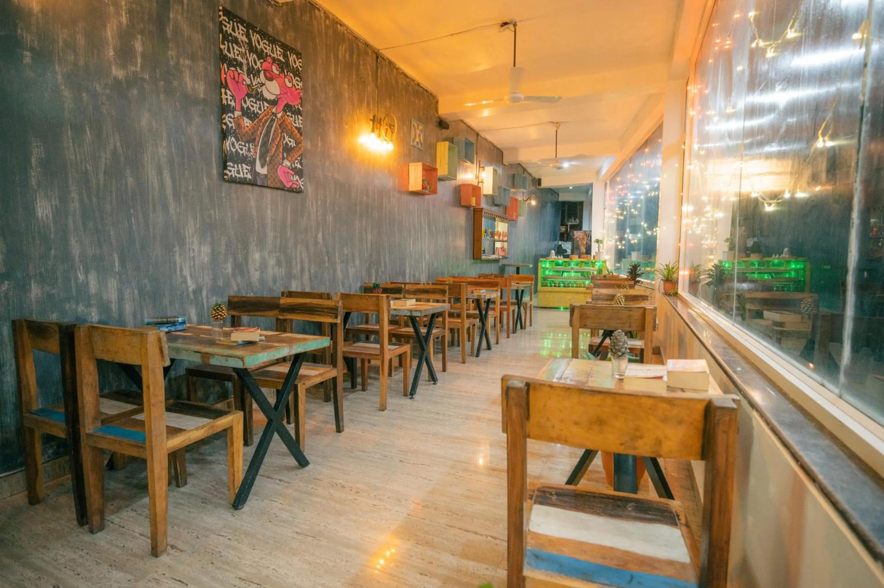 Restaurant/places to eat in Clarks Collection Lansdowne