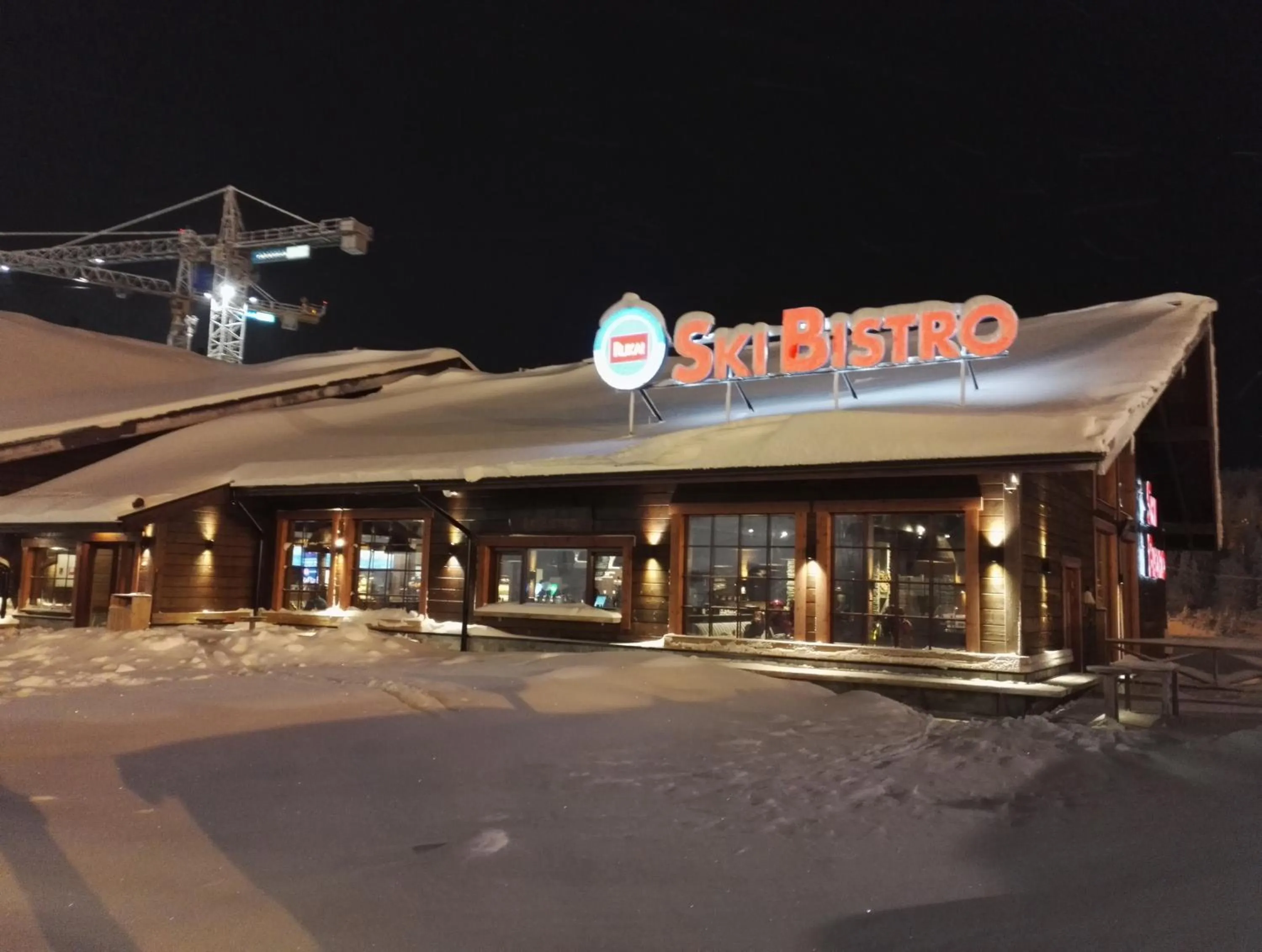 Restaurant/places to eat in Hippu Apartment