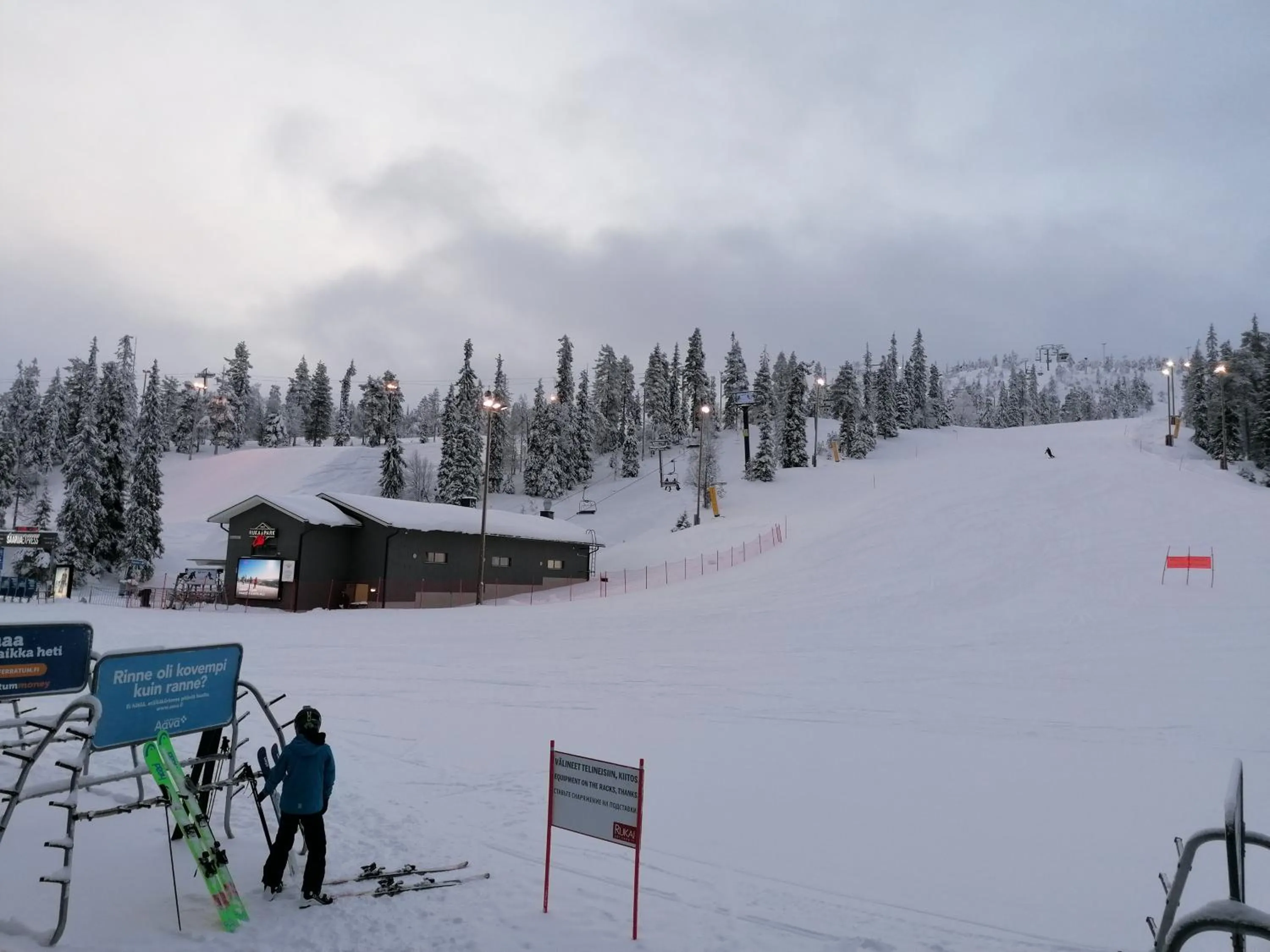 Skiing in Hippu Apartment
