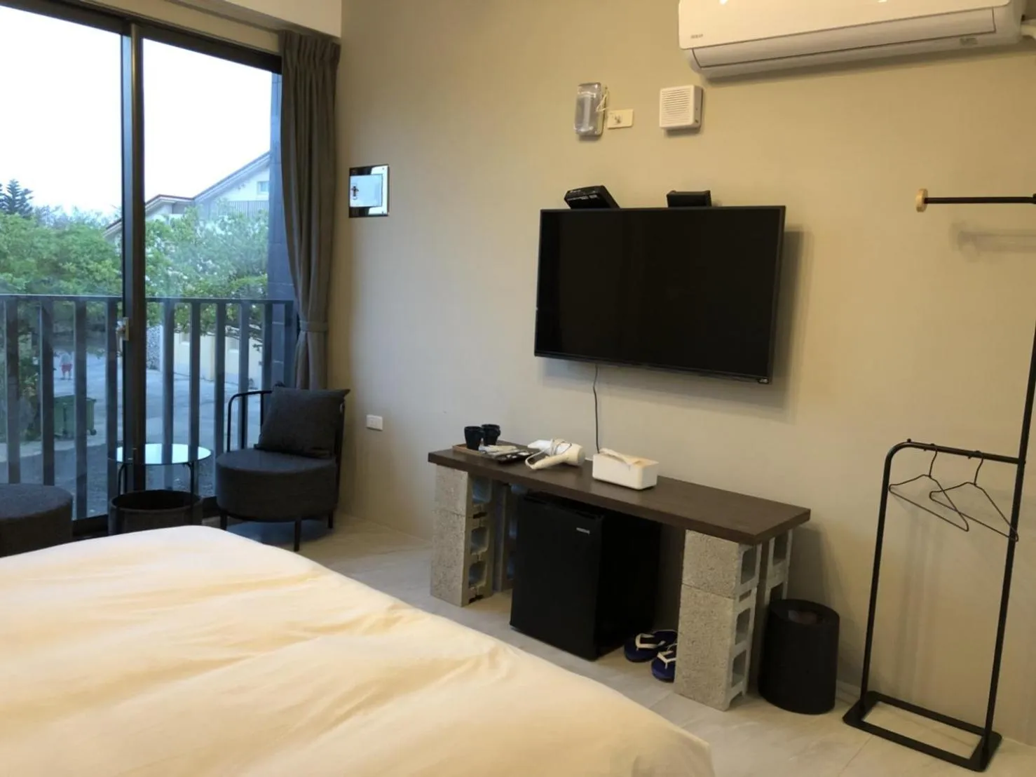 TV and multimedia, Bed in Kenting Peninsula Inn