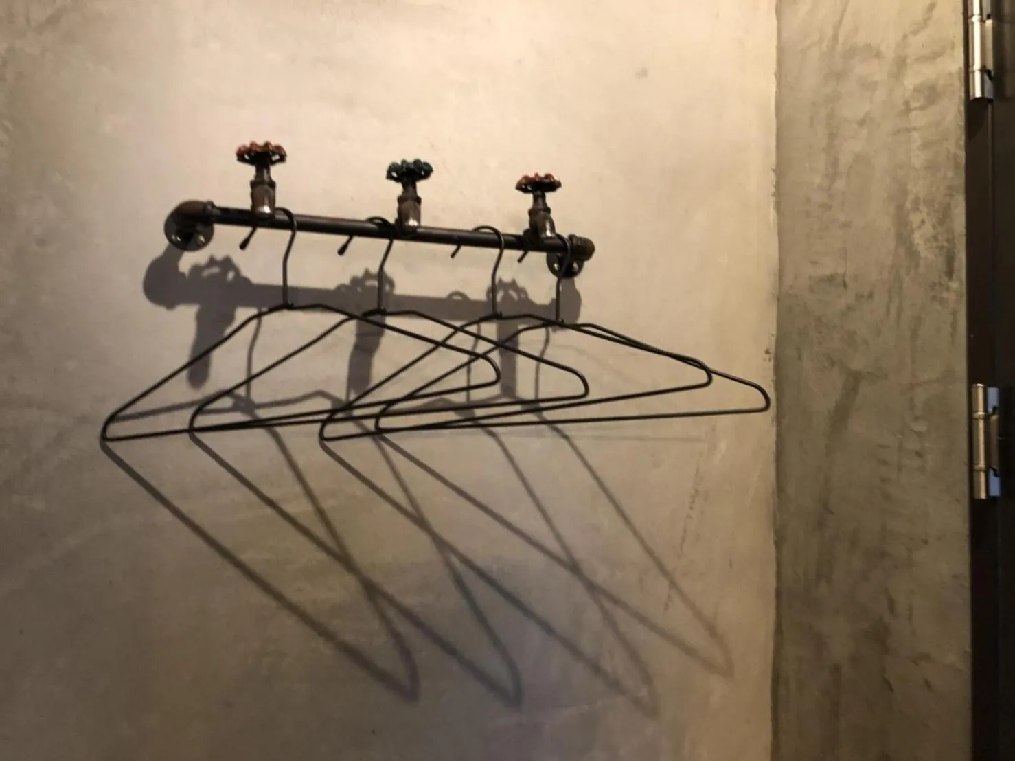 wardrobe in Kenting Peninsula Inn