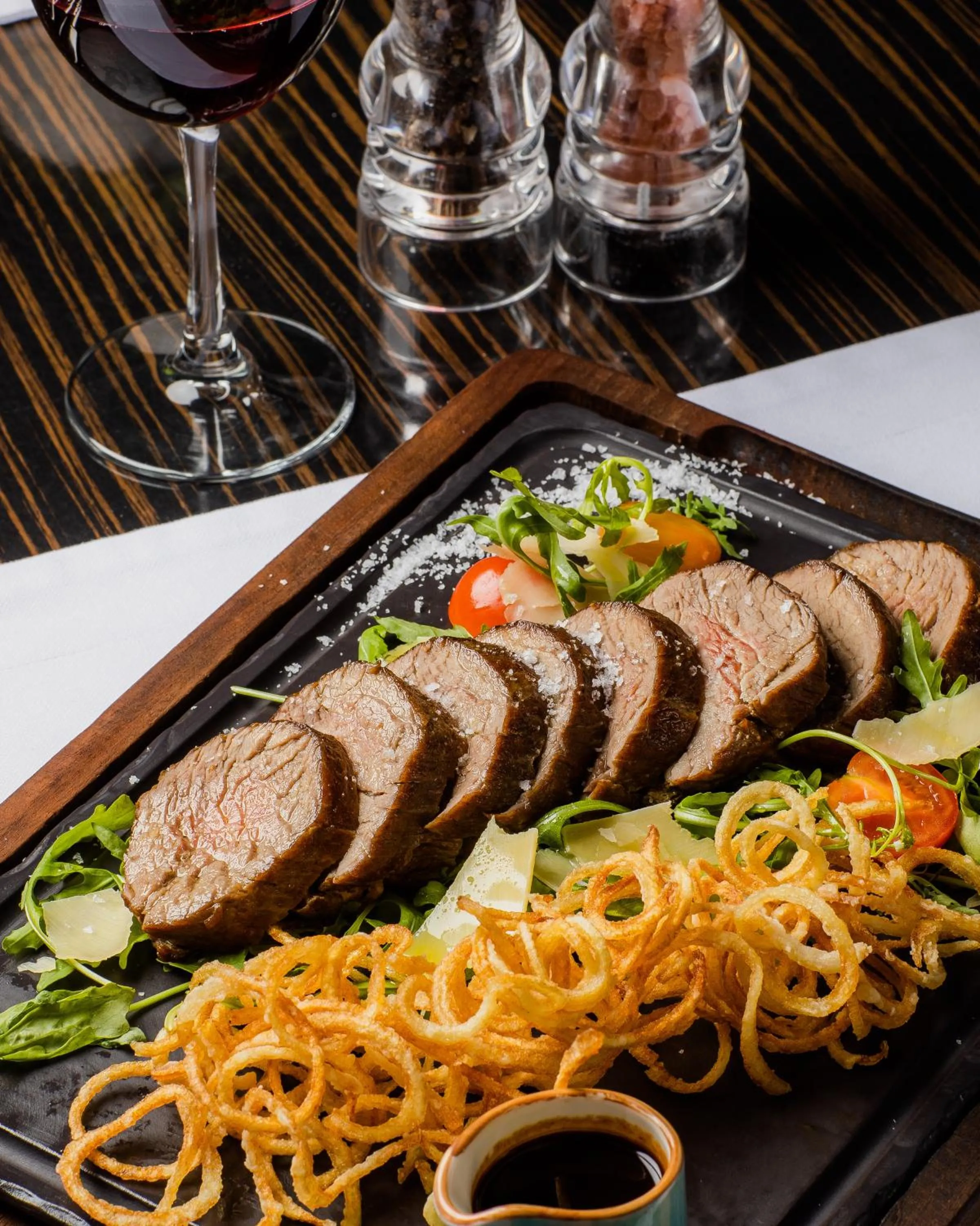 Restaurant/places to eat in Hilton Baku