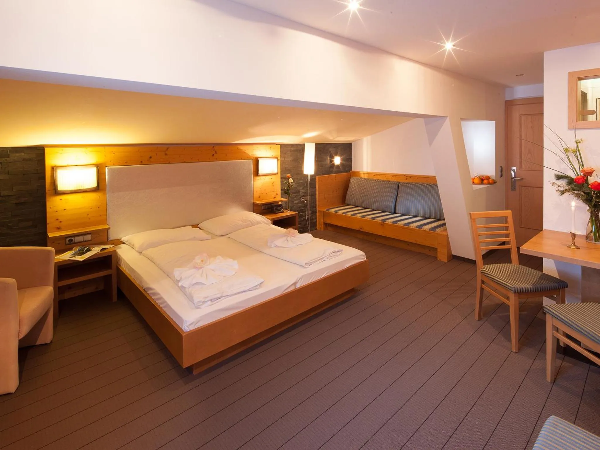 Photo of the whole room, Bed in Boutique Hotel die Mittagspitze Superior