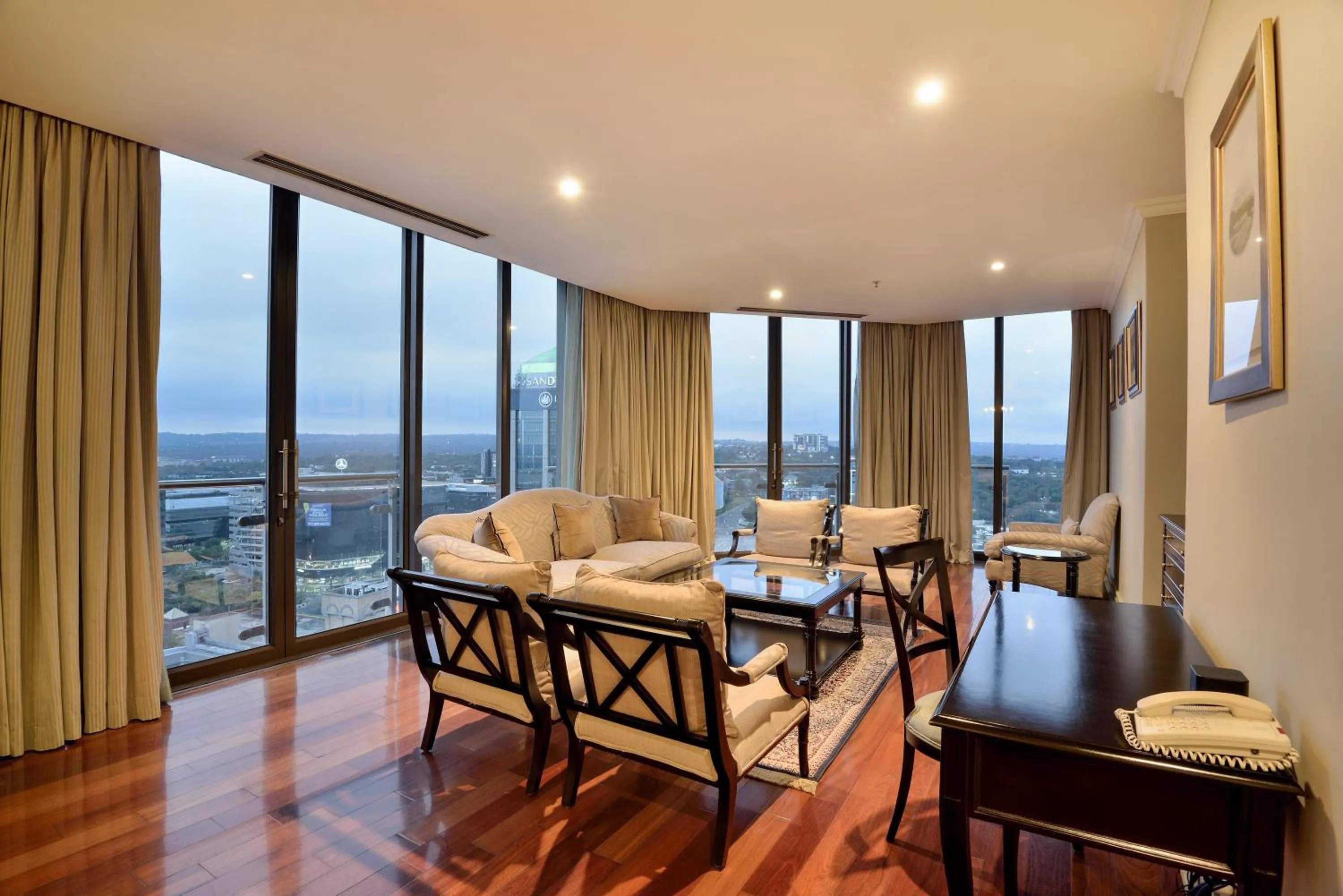 Lobby or reception in The Michelangelo Towers