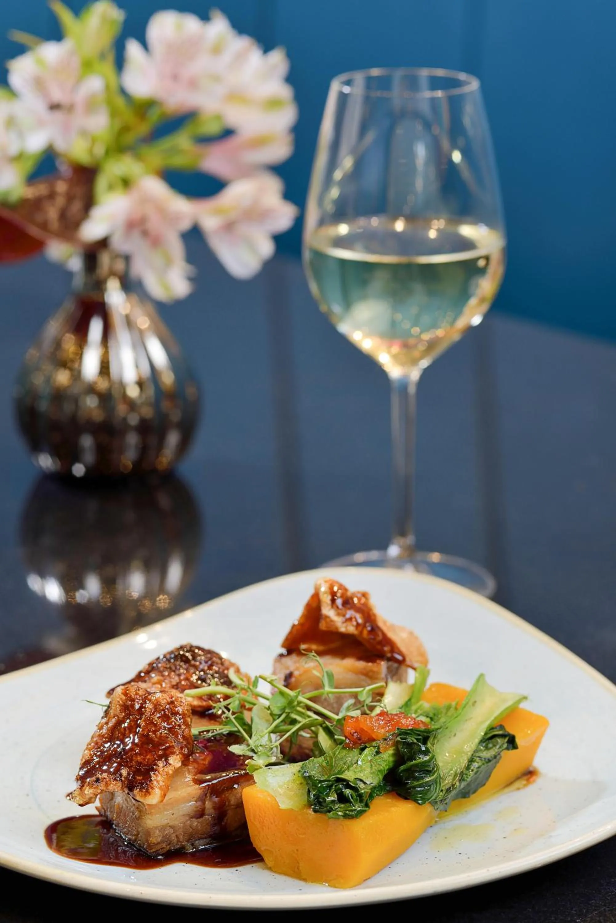 Restaurant/places to eat in The Michelangelo Towers