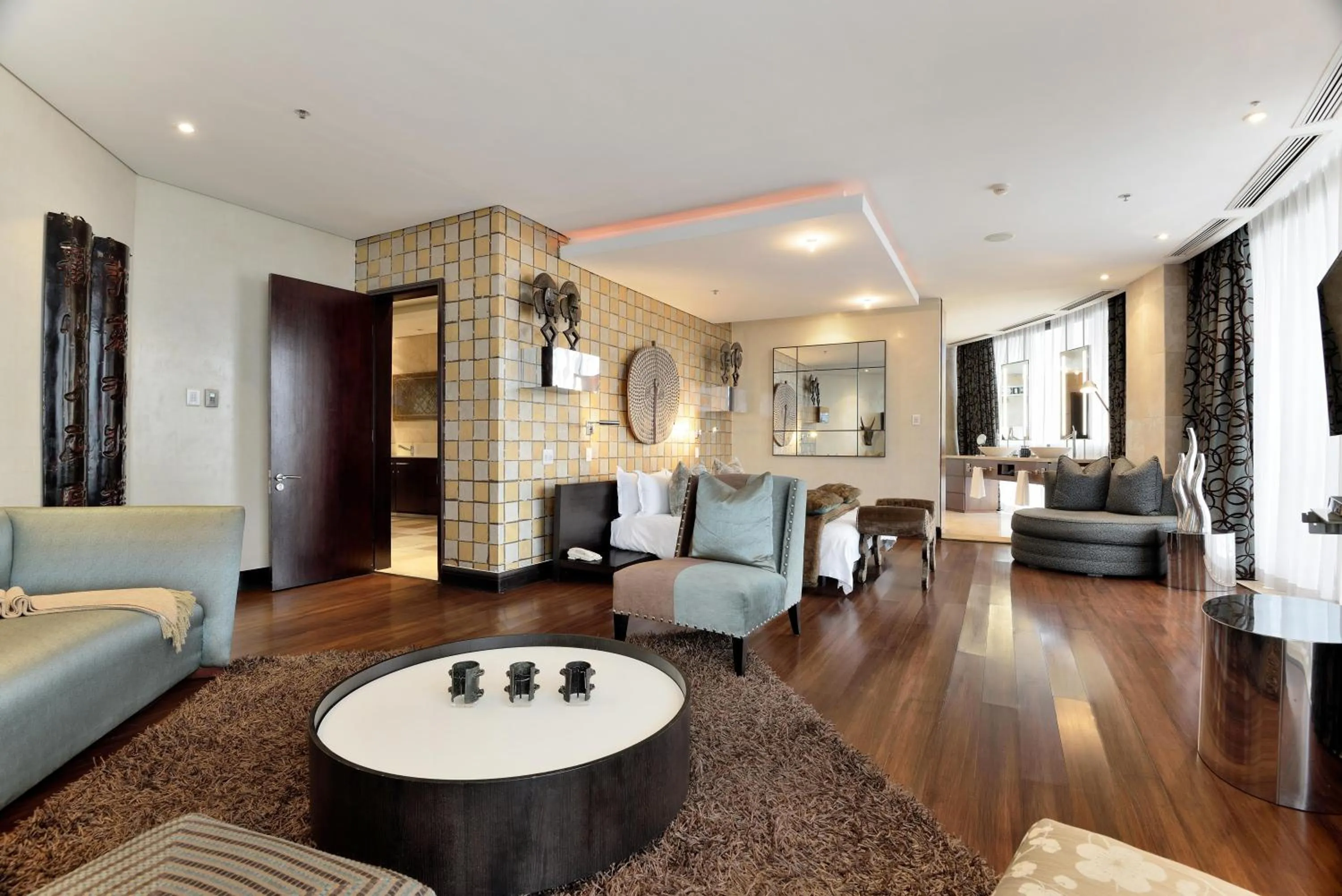 Photo of the whole room in The Michelangelo Towers