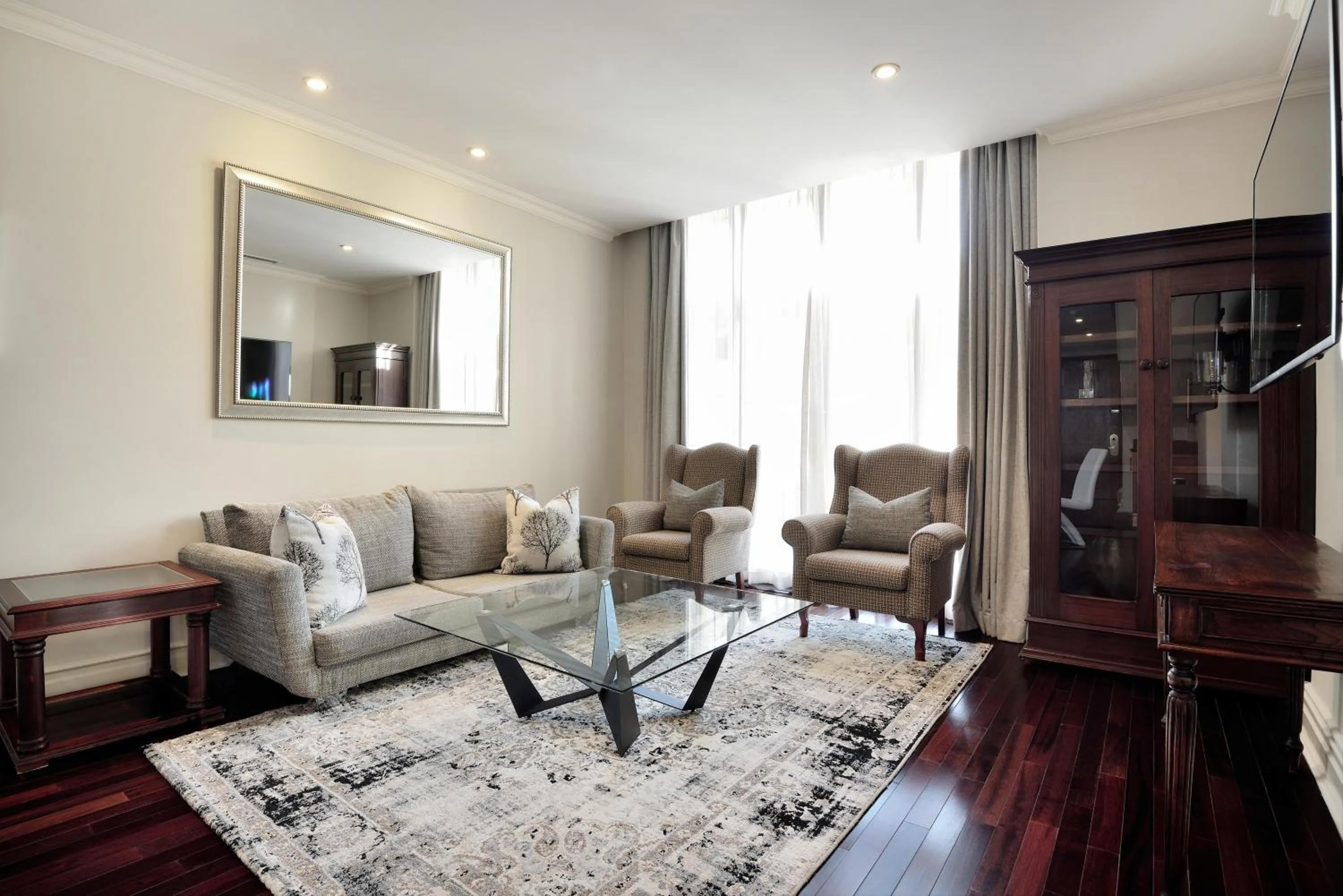 Photo of the whole room in The Michelangelo Towers