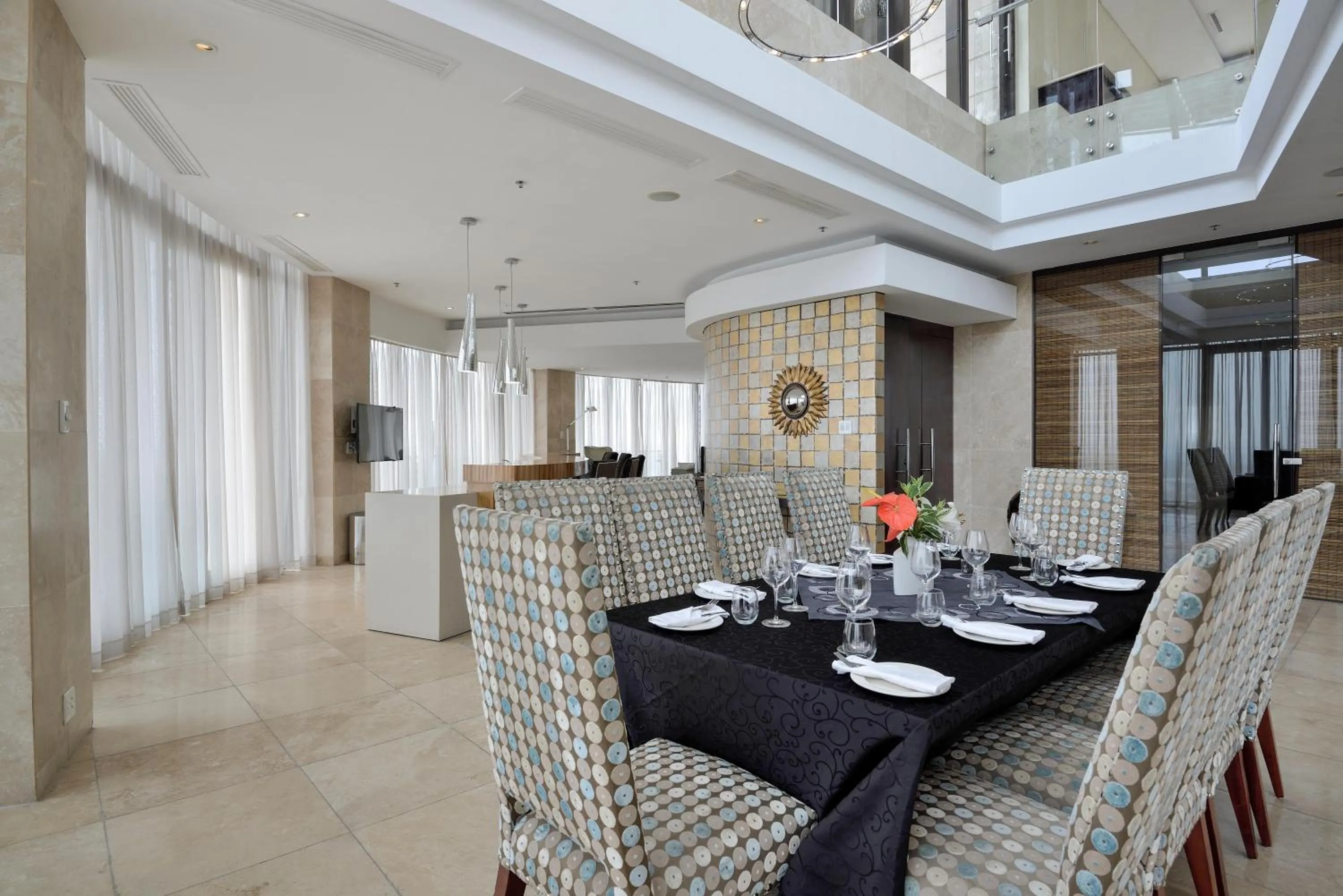 Photo of the whole room in The Michelangelo Towers