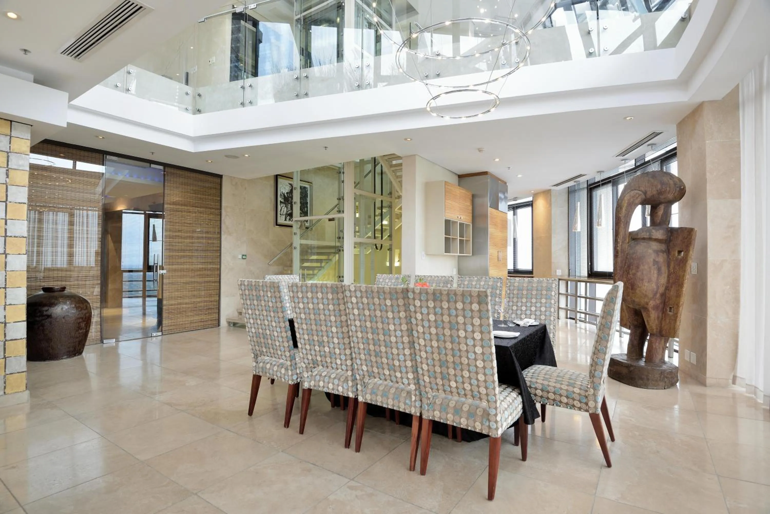 Photo of the whole room in The Michelangelo Towers