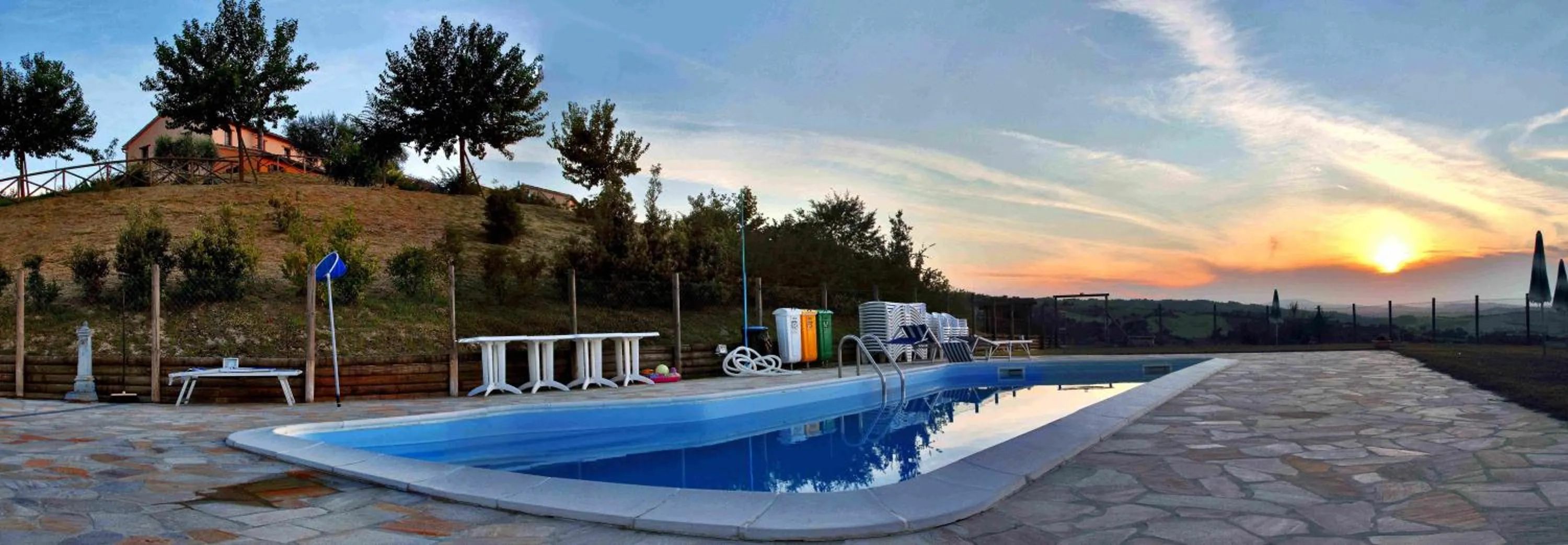 Pool view in Cadabò