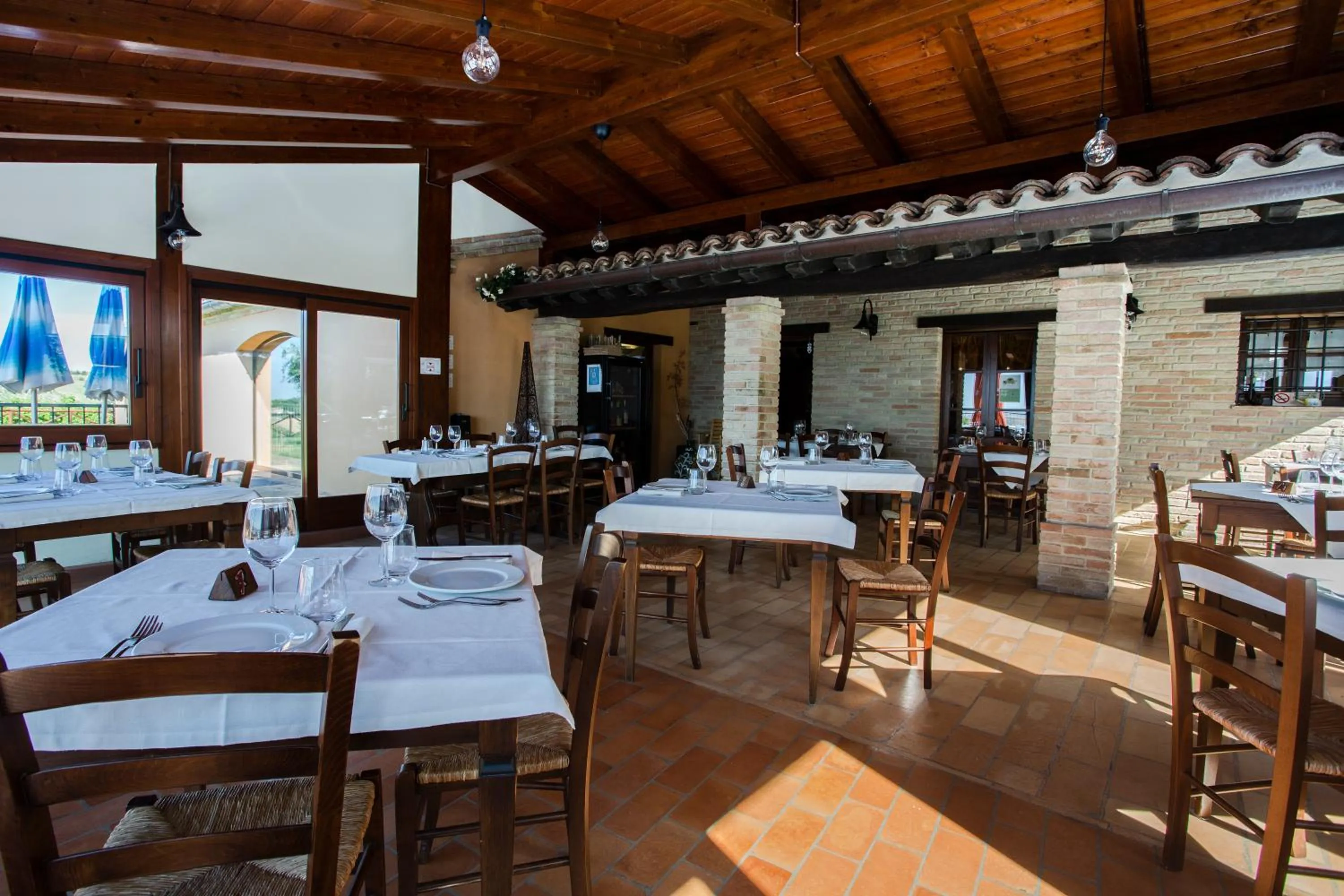 Restaurant/places to eat in Cadabò