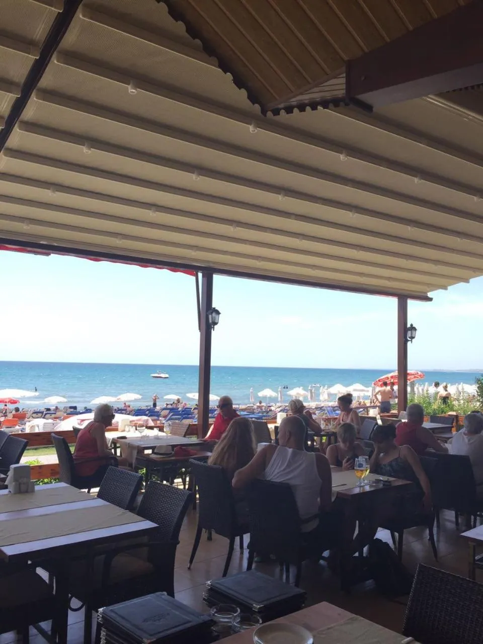 Restaurant/places to eat in Sun Flower Apart Hotel