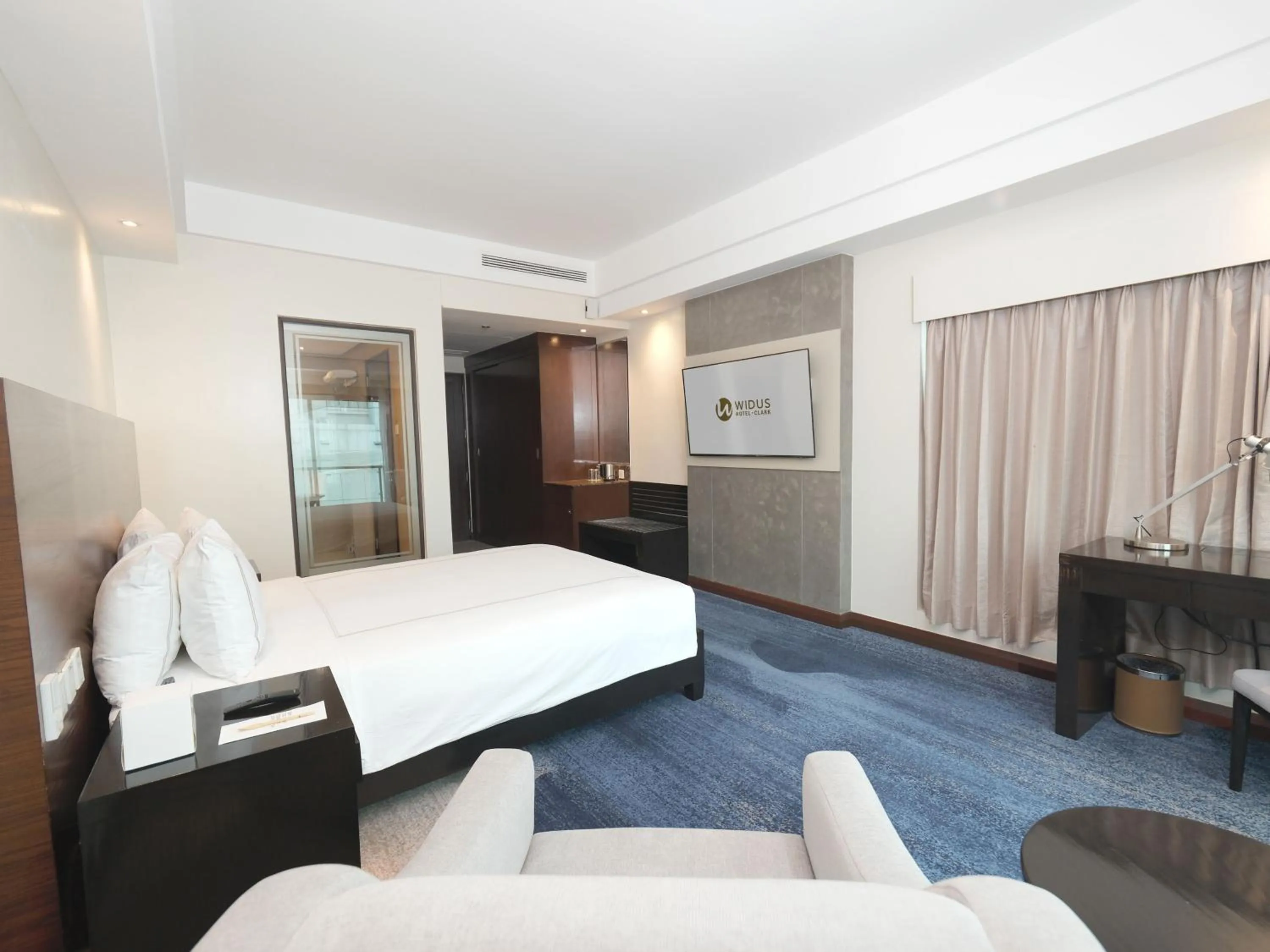 Bedroom, Bed in Widus Hotel Clark