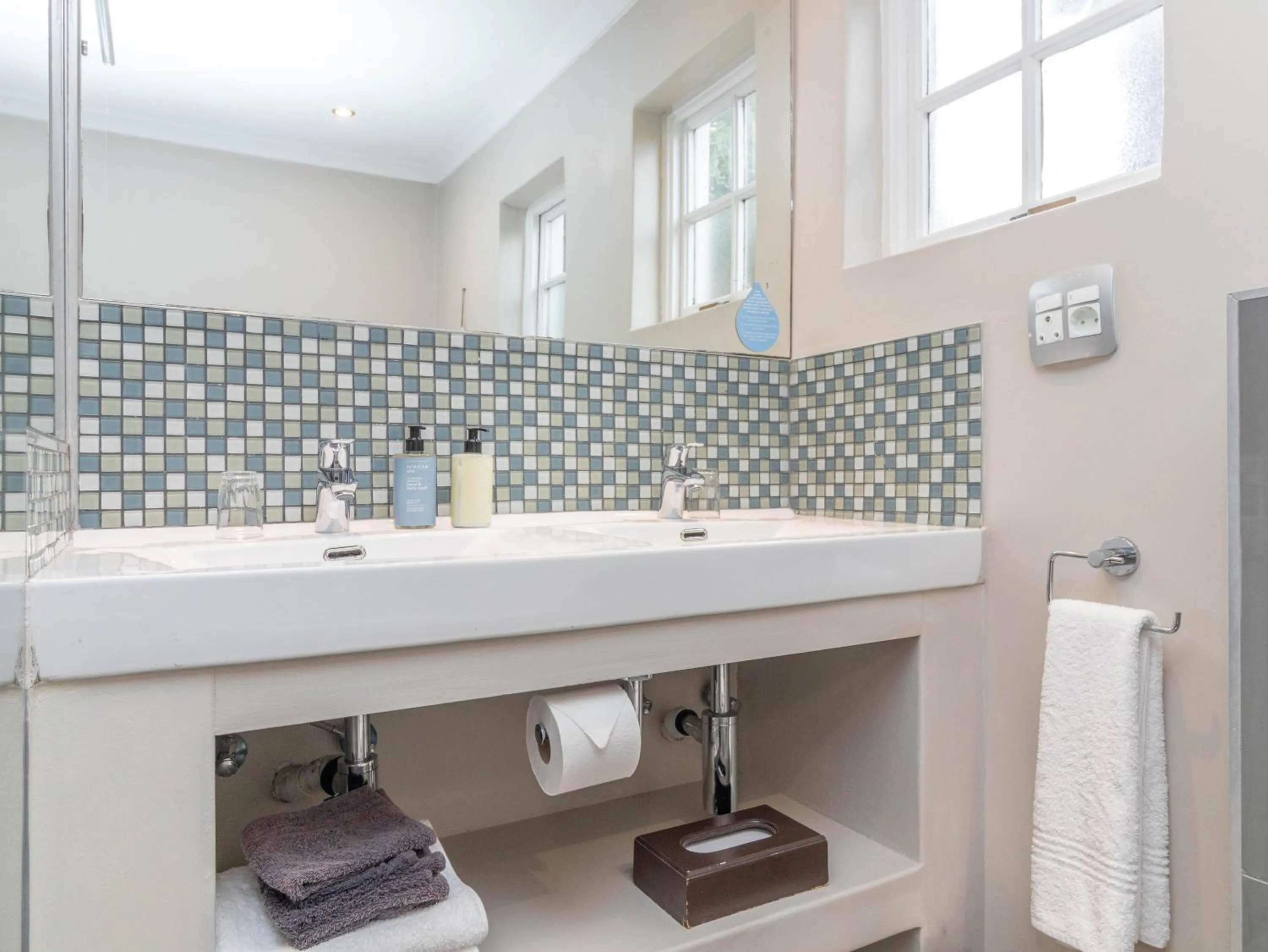 Bathroom in Whale Rock Luxury Lodge