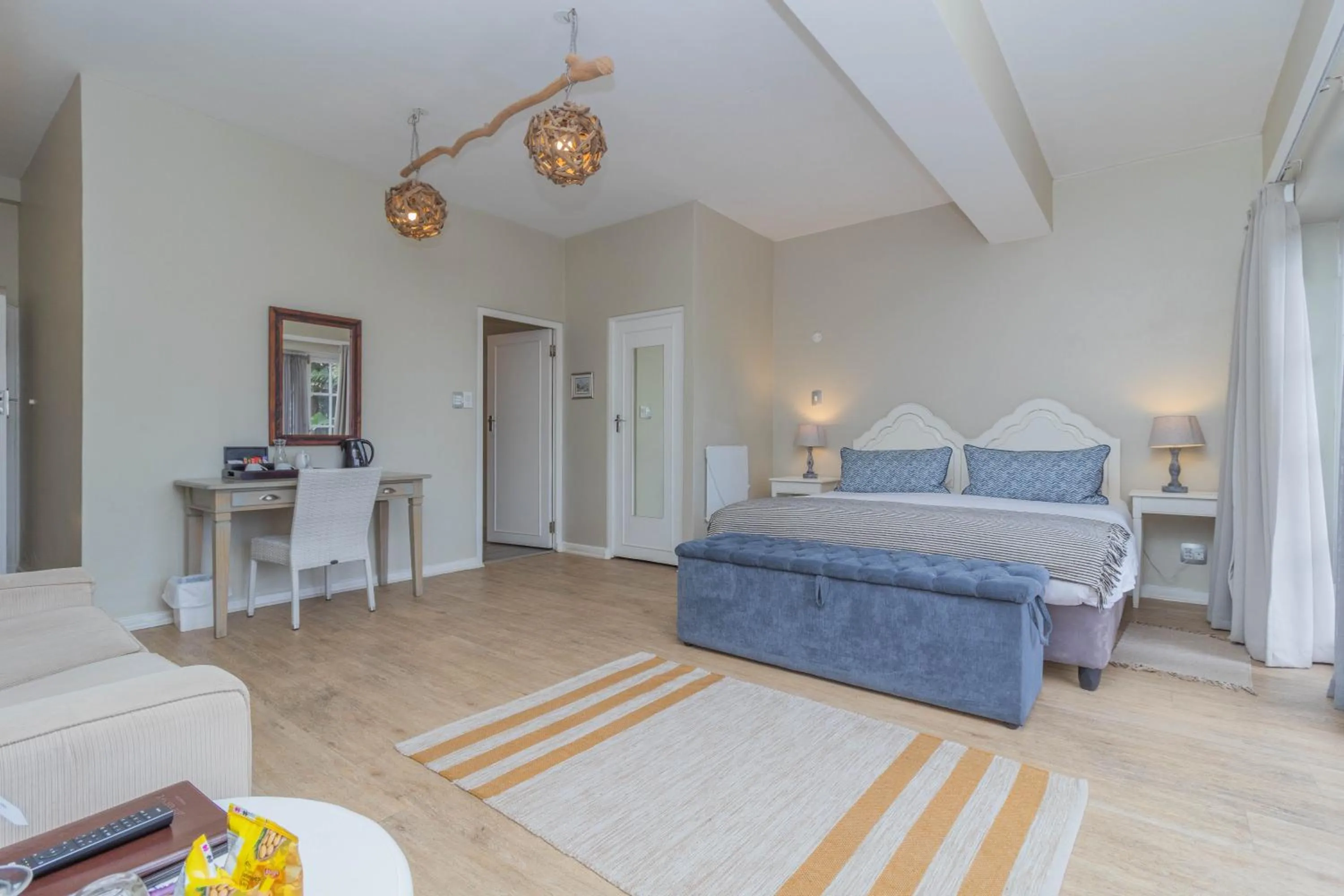 Bed in Whale Rock Luxury Lodge