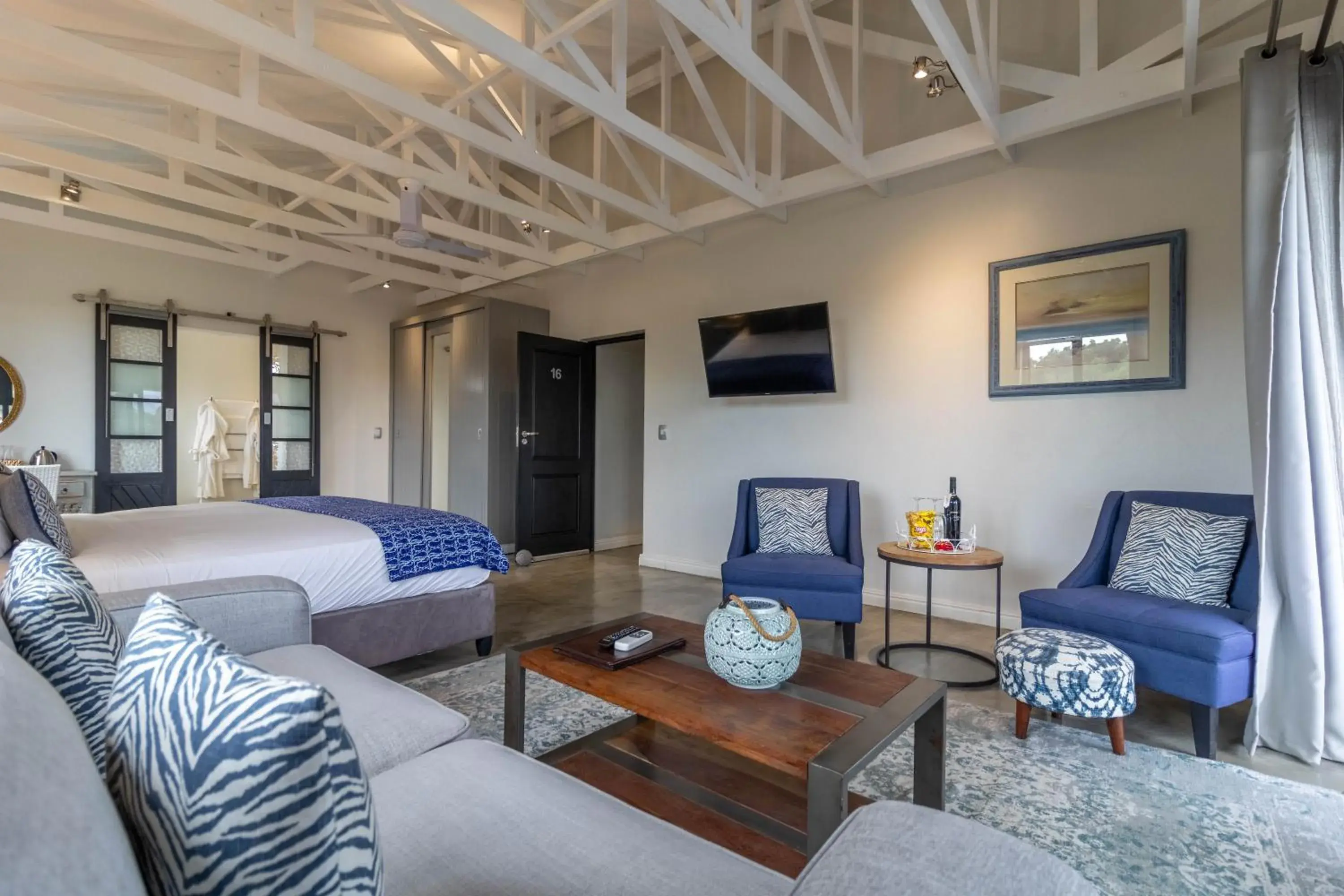 Bed in Whale Rock Luxury Lodge Bed in Whale Rock Luxury Lodge