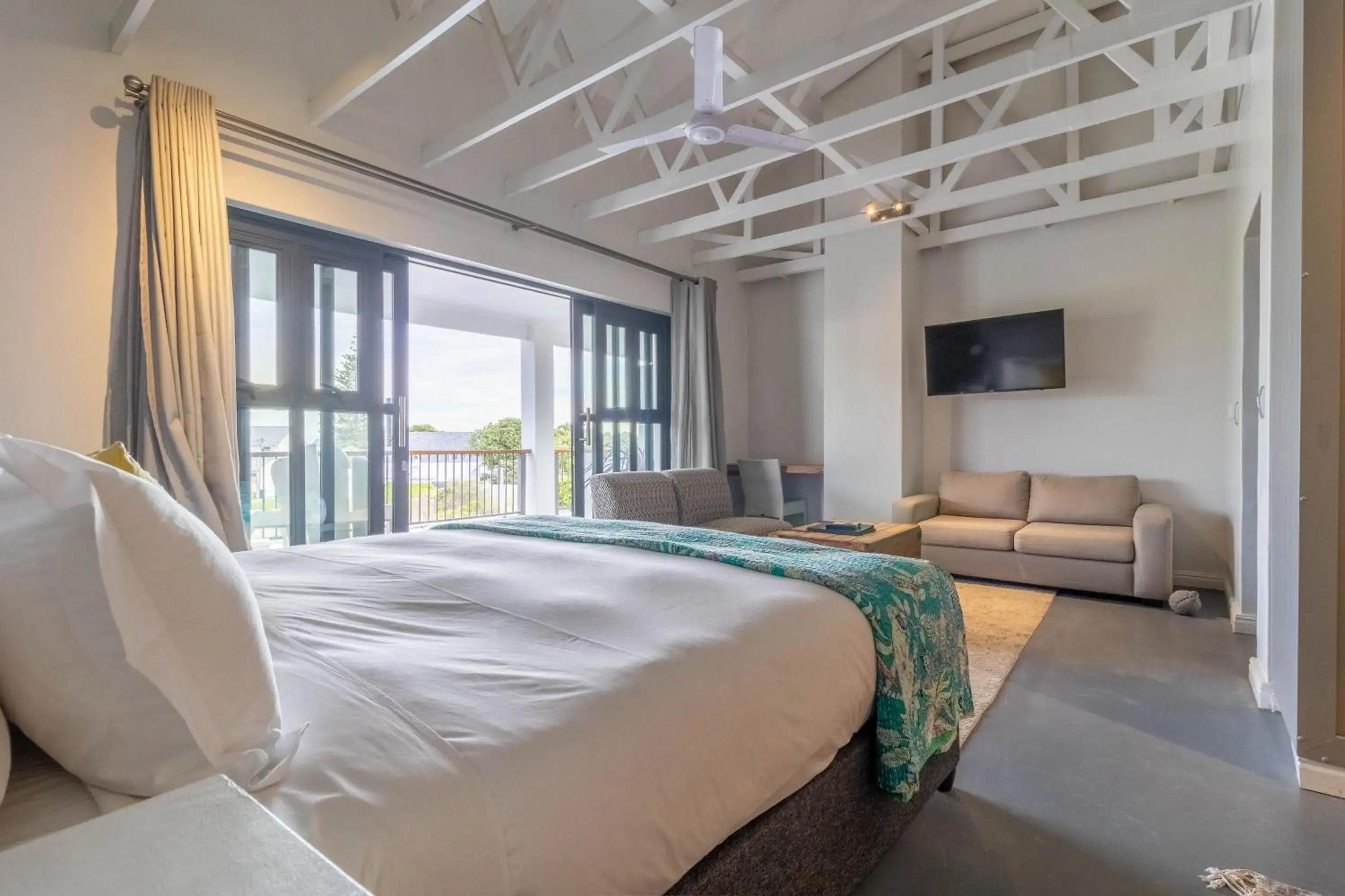 Bed in Whale Rock Luxury Lodge Bed in Whale Rock Luxury Lodge