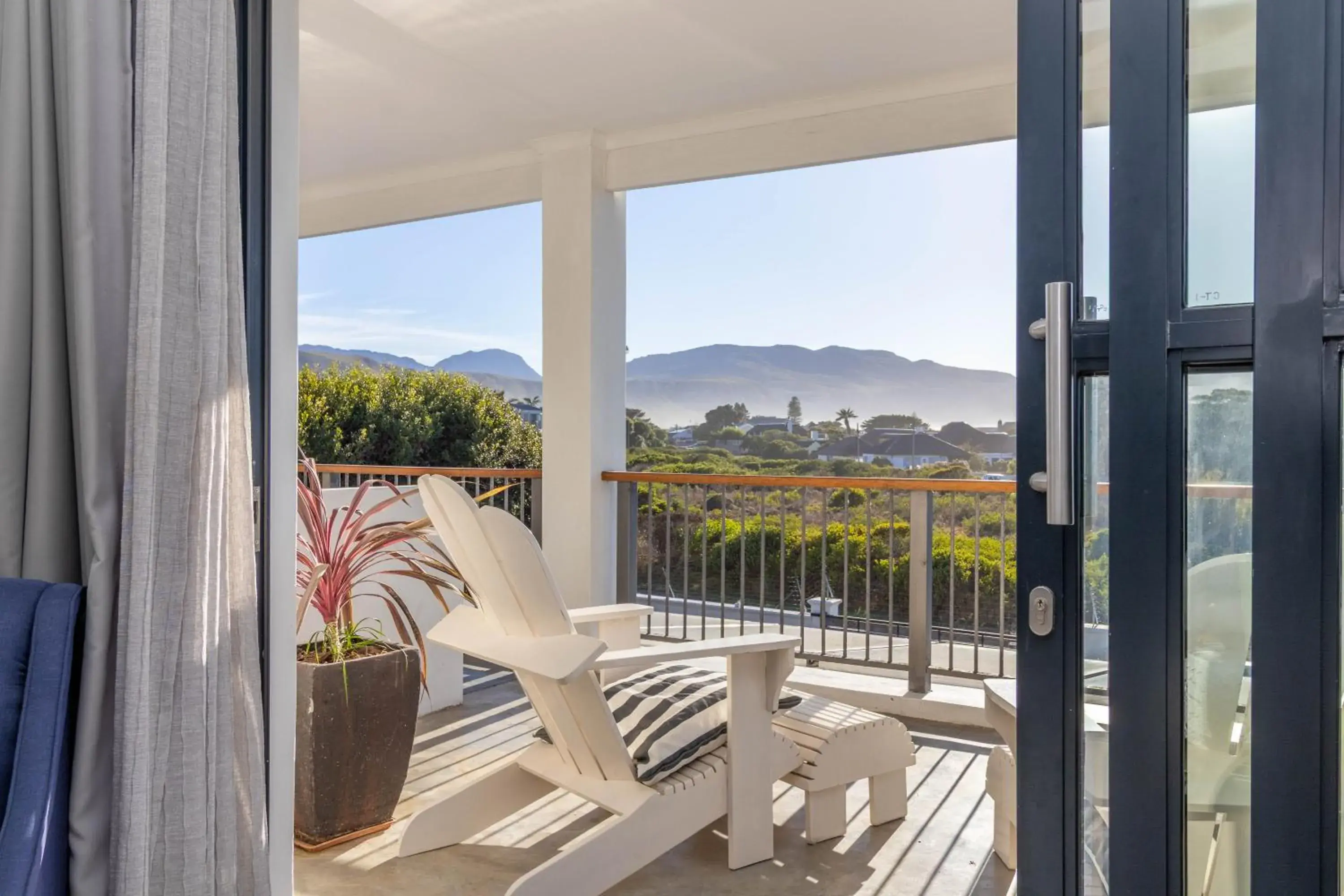 Whale Rock Luxury Lodge Whale Rock Luxury Lodge