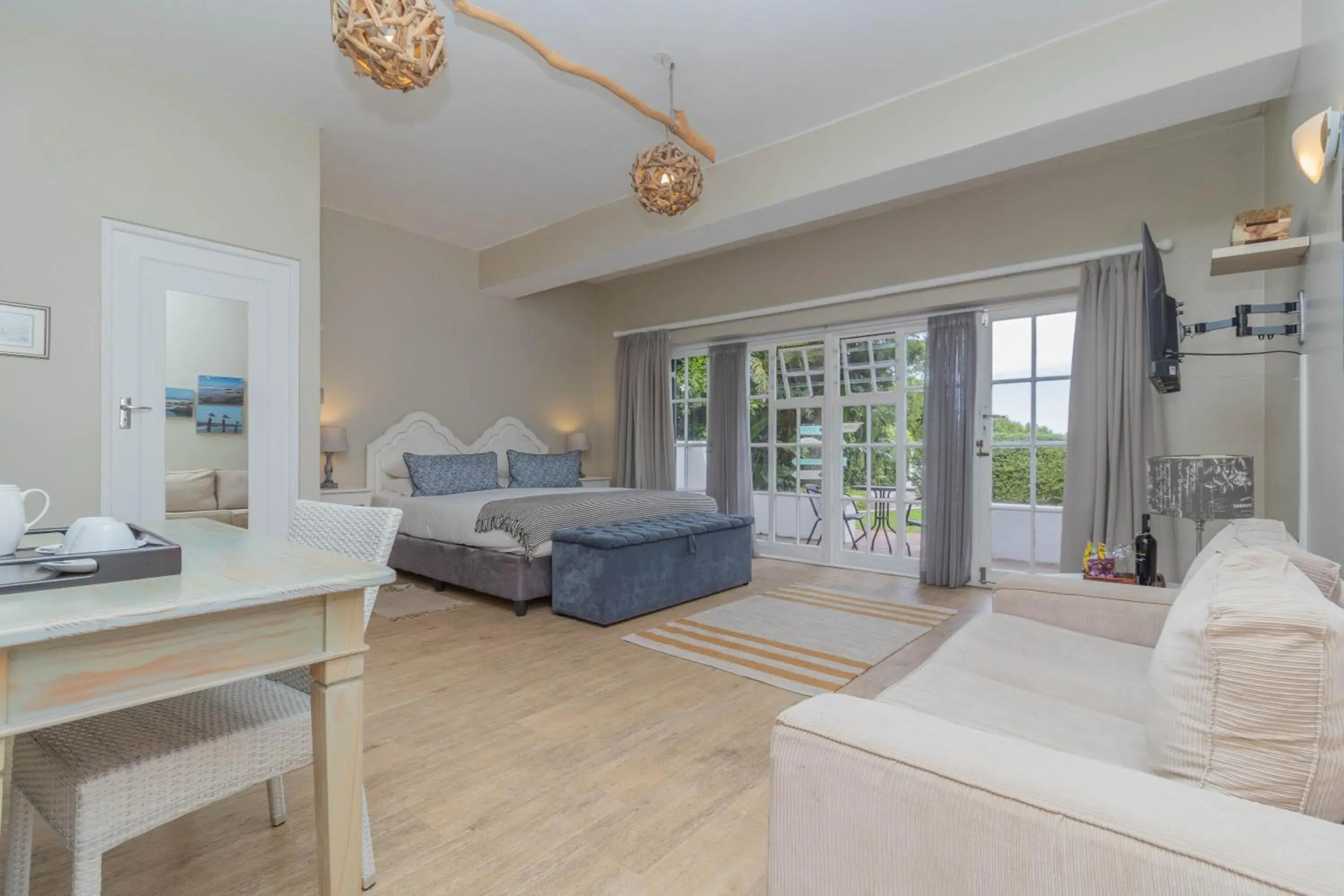 View (from property/room), Bed in Whale Rock Luxury Lodge View (from property/room), Bed in Whale Rock Luxury Lodge