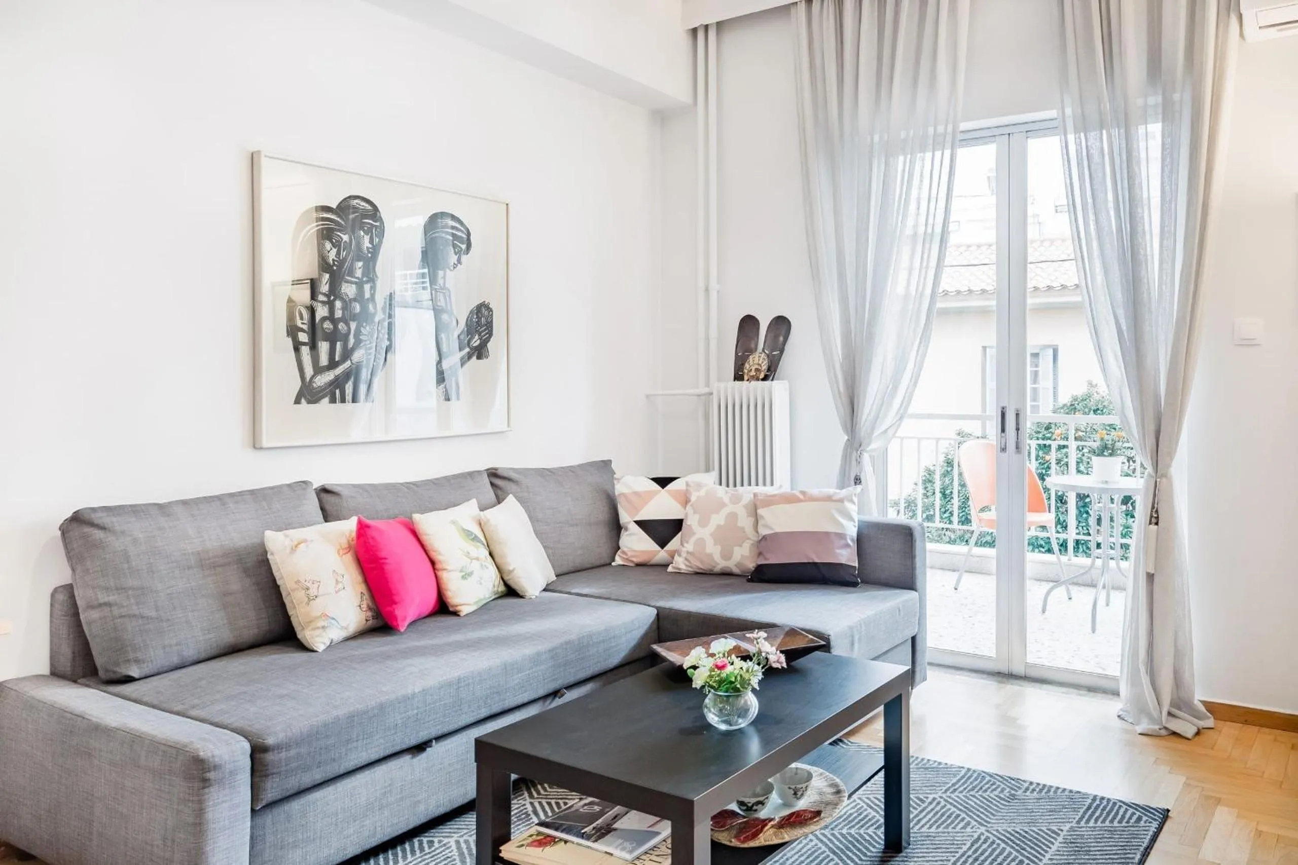 Koukaki Apartment with a Sunny Balcony, near the Acropolis