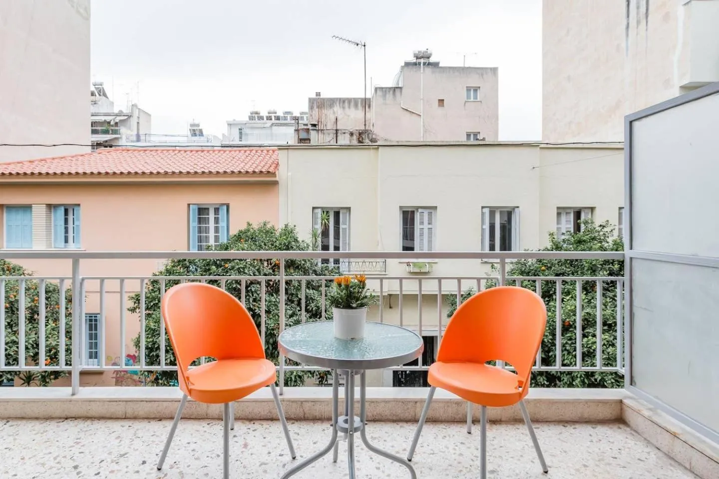 Koukaki Apartment with a Sunny Balcony, near the Acropolis