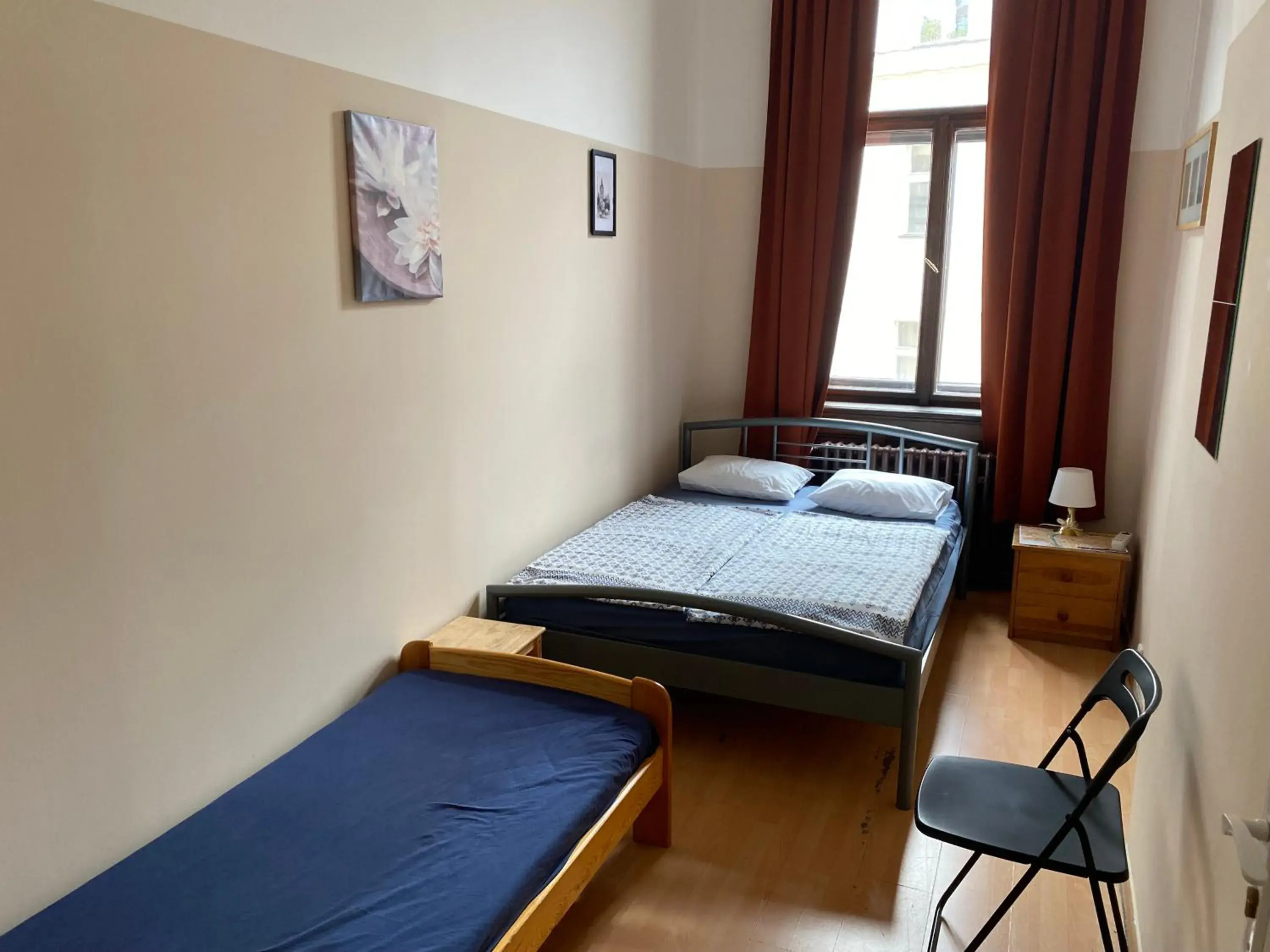 Double or Twin Room with Shared Bathroom in Hostel EMMA Double or Twin Room with Shared Bathroom in Hostel EMMA