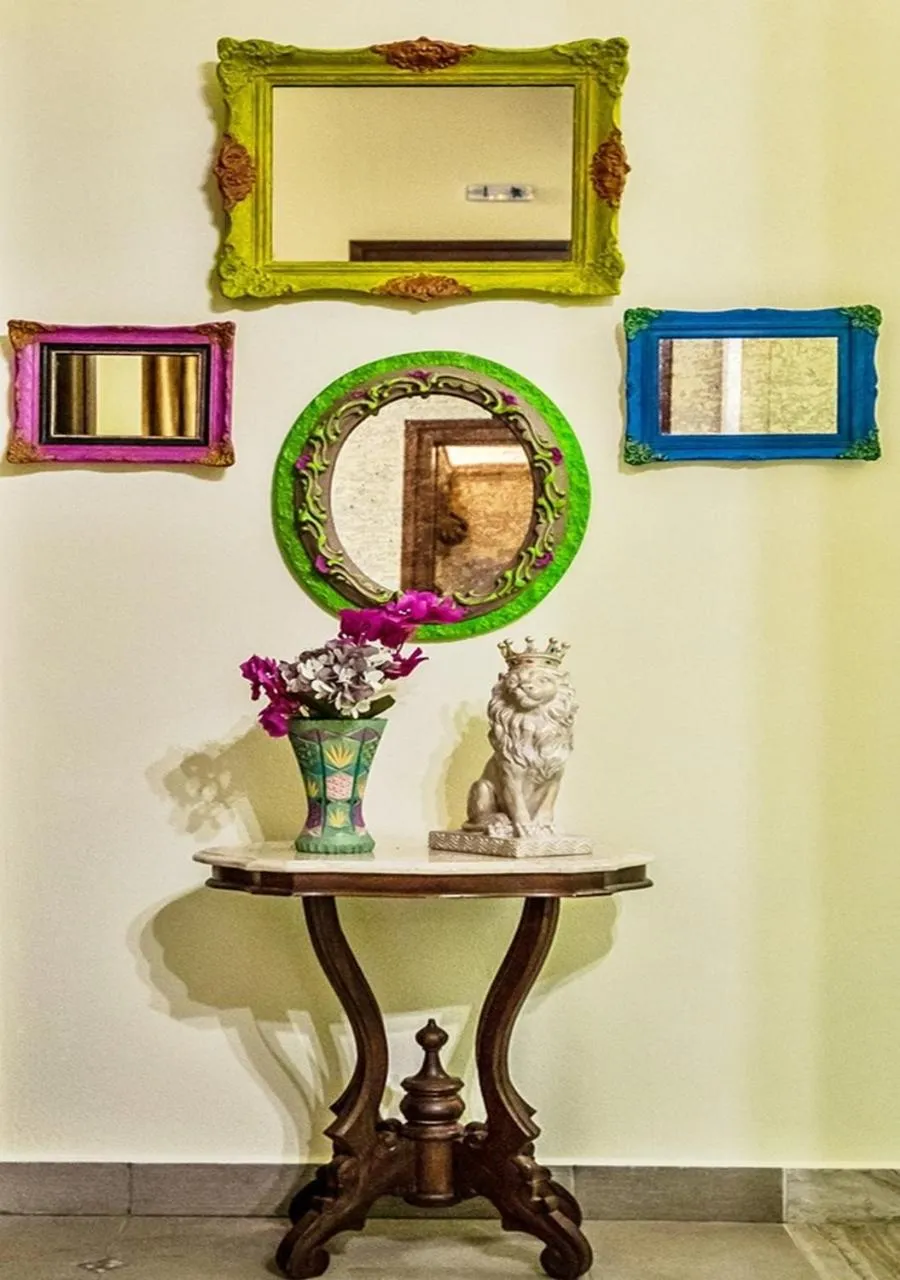 Facade/entrance in Lions Nine