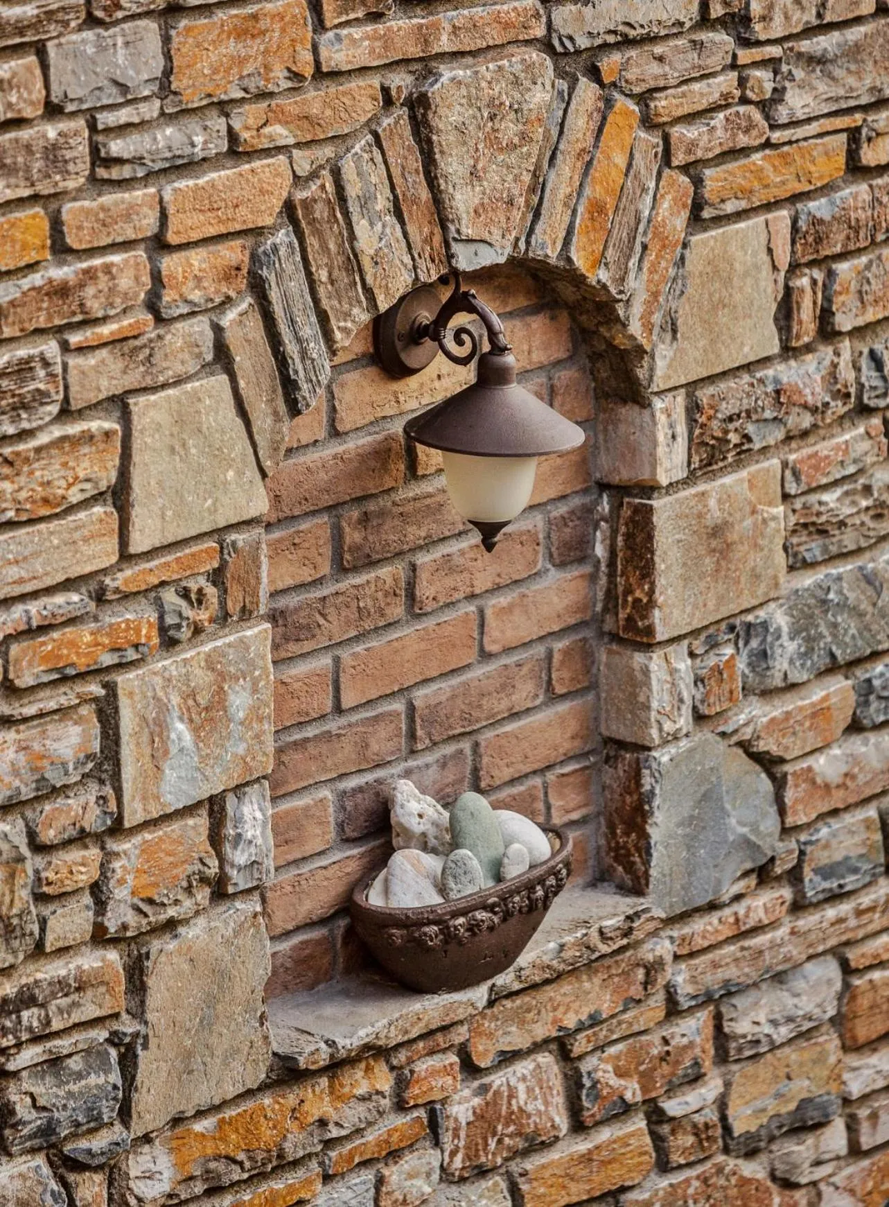 Decorative detail in Lions Nine