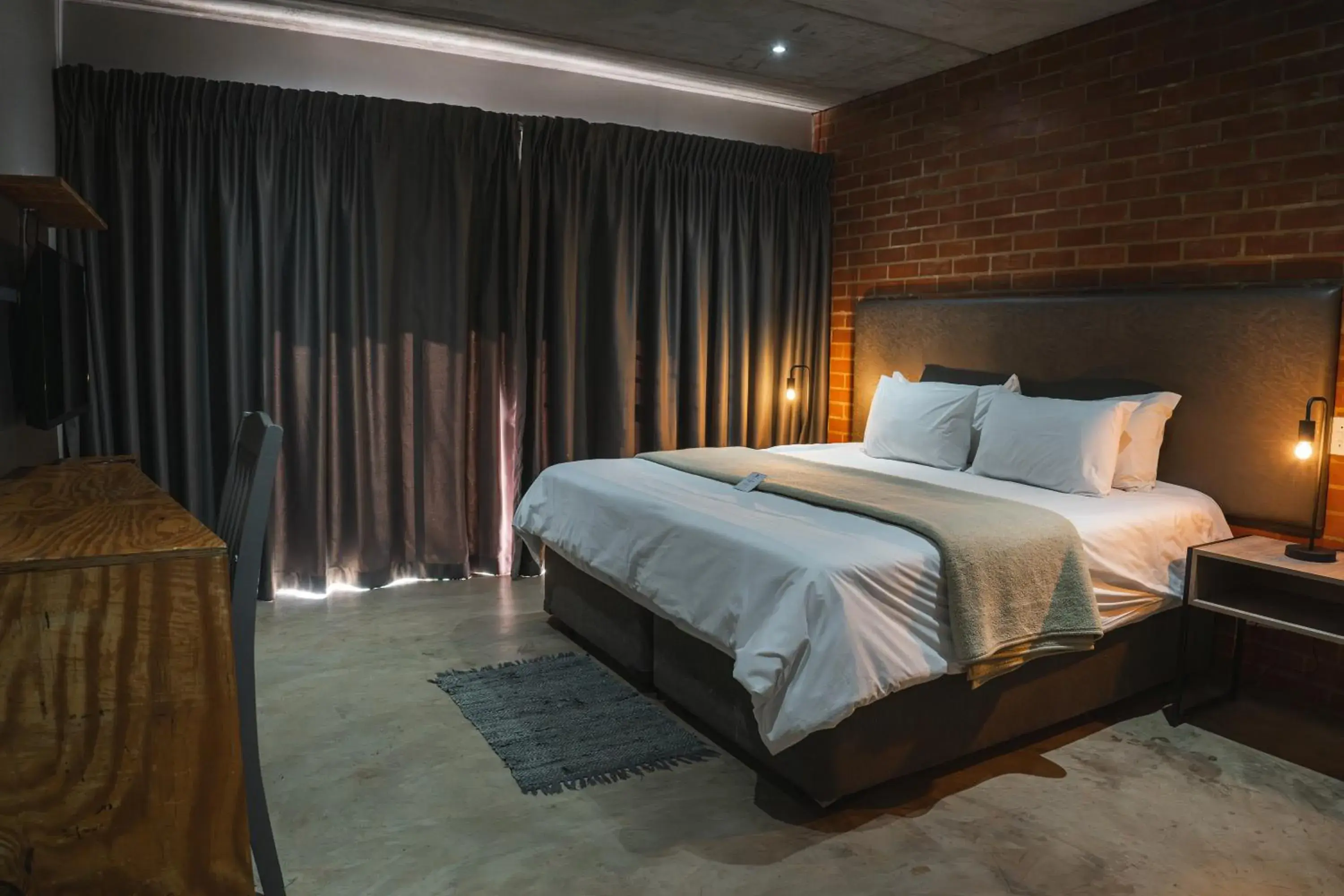 Photo of the whole room, Bed in The Wild Peach - Menlyn Photo of the whole room, Bed in The Wild Peach - Menlyn