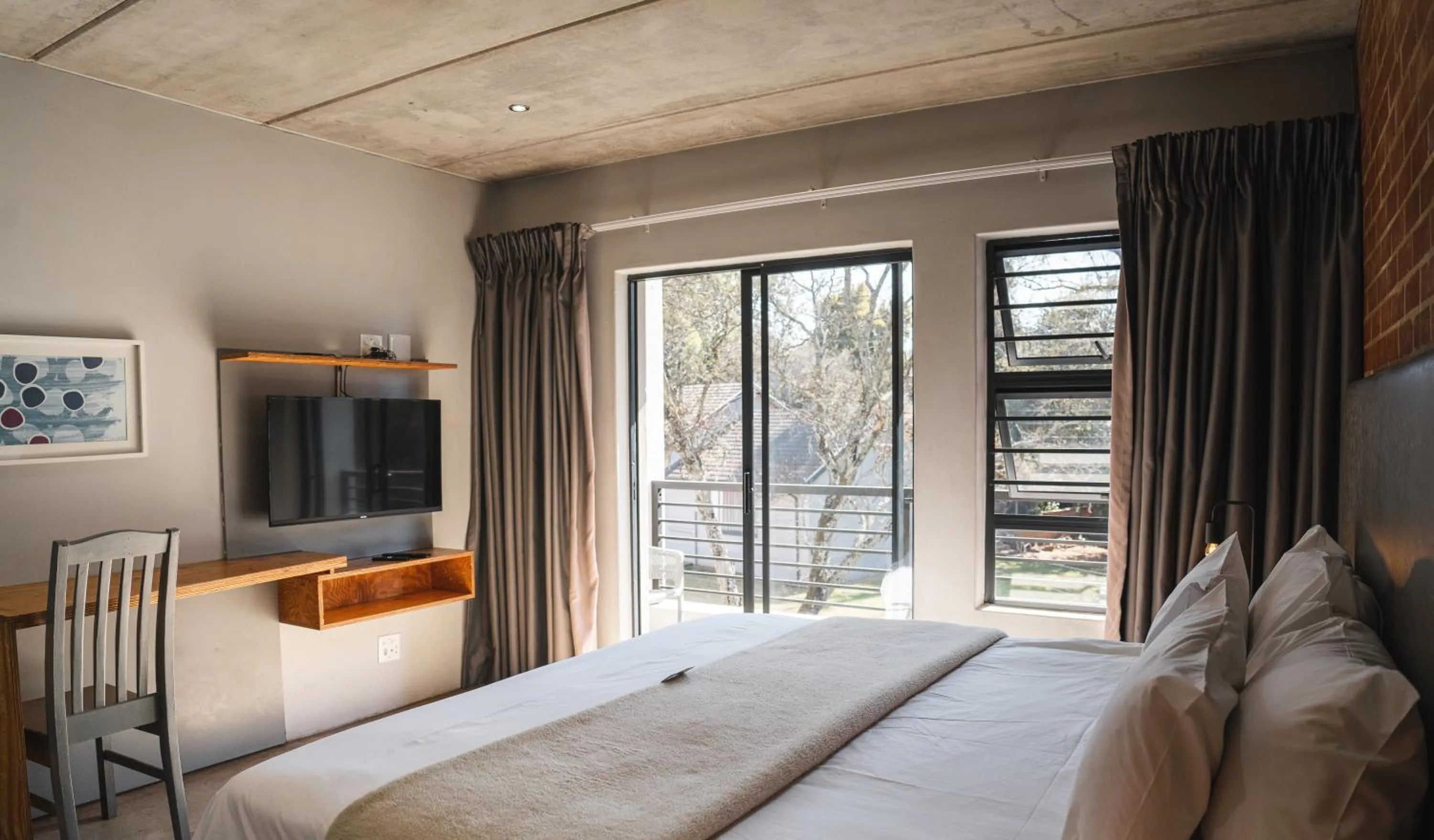 Evening entertainment, Bed in The Wild Peach - Menlyn