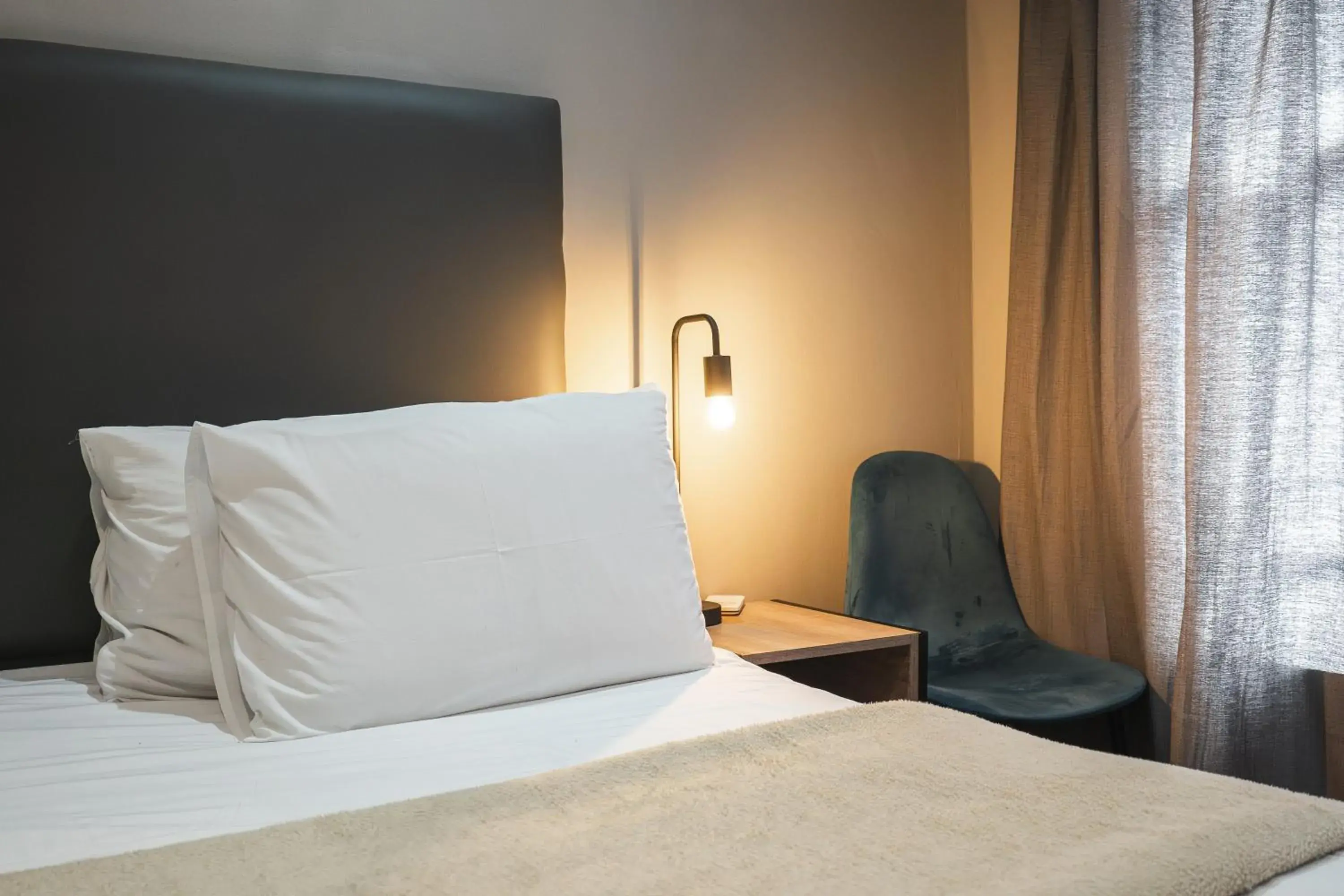 Bedroom, Bed in The Wild Peach - Menlyn Bedroom, Bed in The Wild Peach - Menlyn